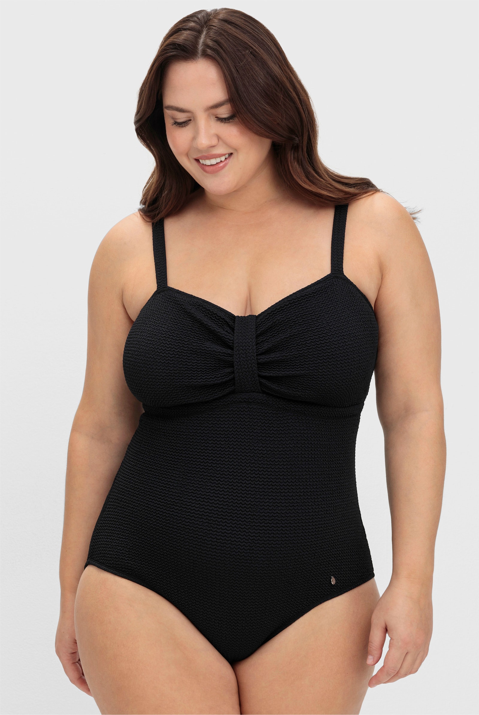 sheego Badeanzug mit Raffung - schwarz