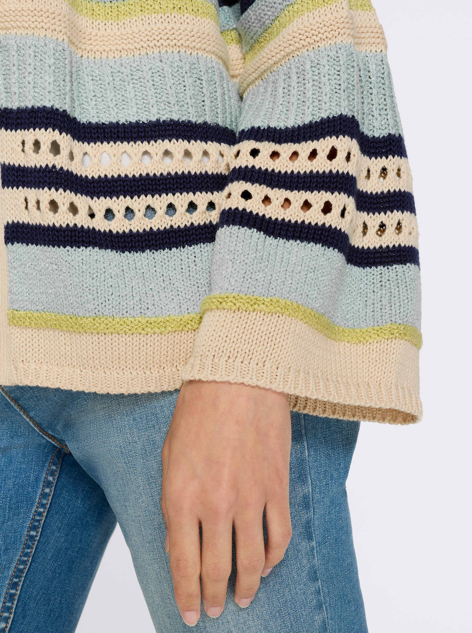 heine Strickjacke mit Ajourmuster - himmelblau-beige-gestreift