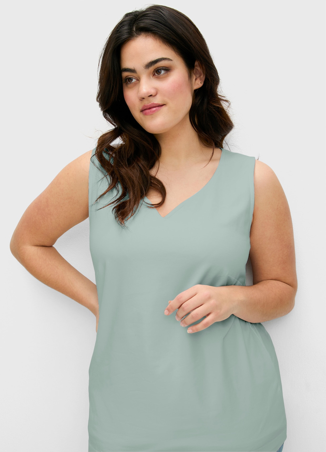 sheego Trägertop mit doppellagiger Front und Herzausschnitt - kalkmint