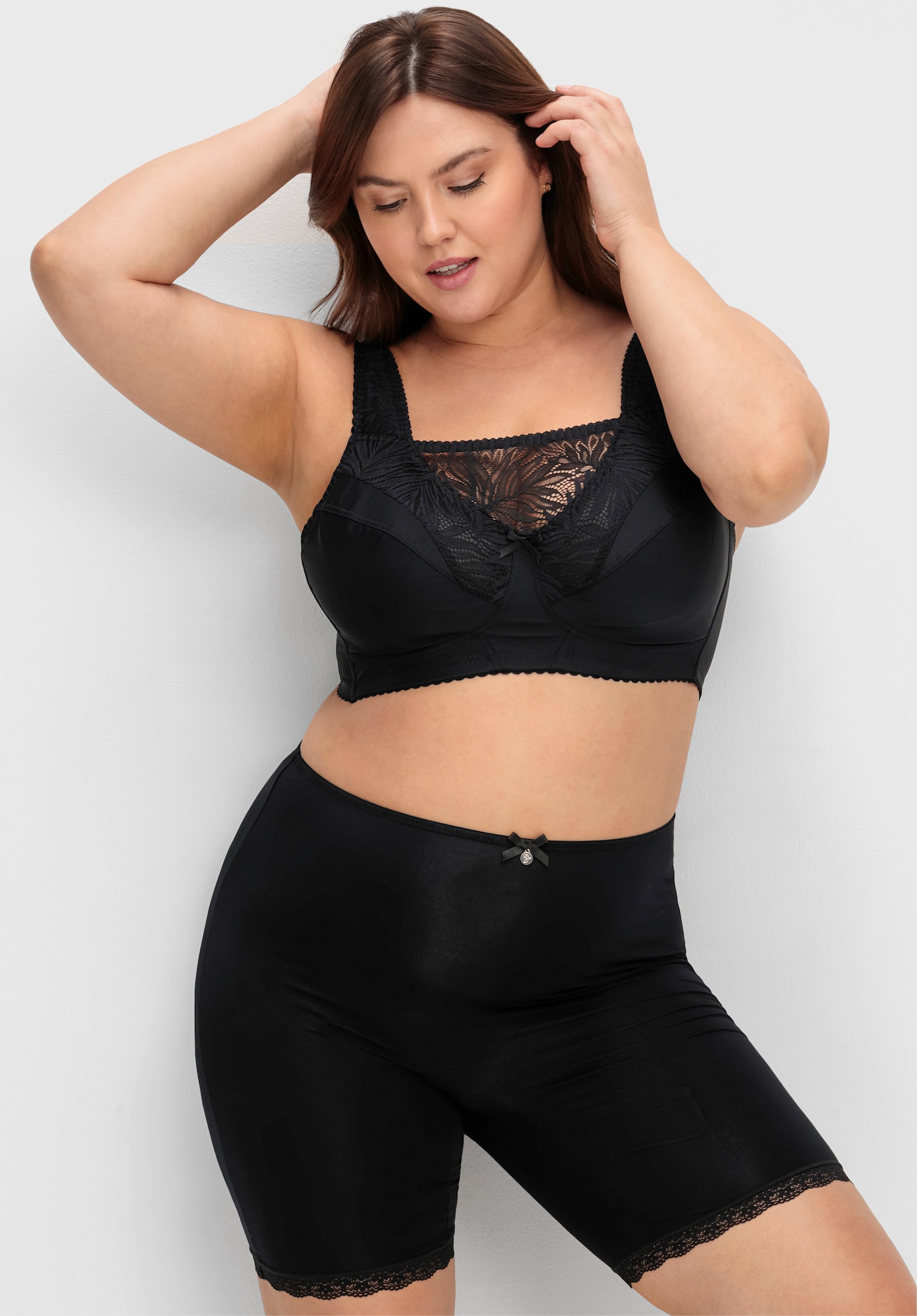 sheego BH ohne Bügel mit Spitzeneinsatz - schwarz