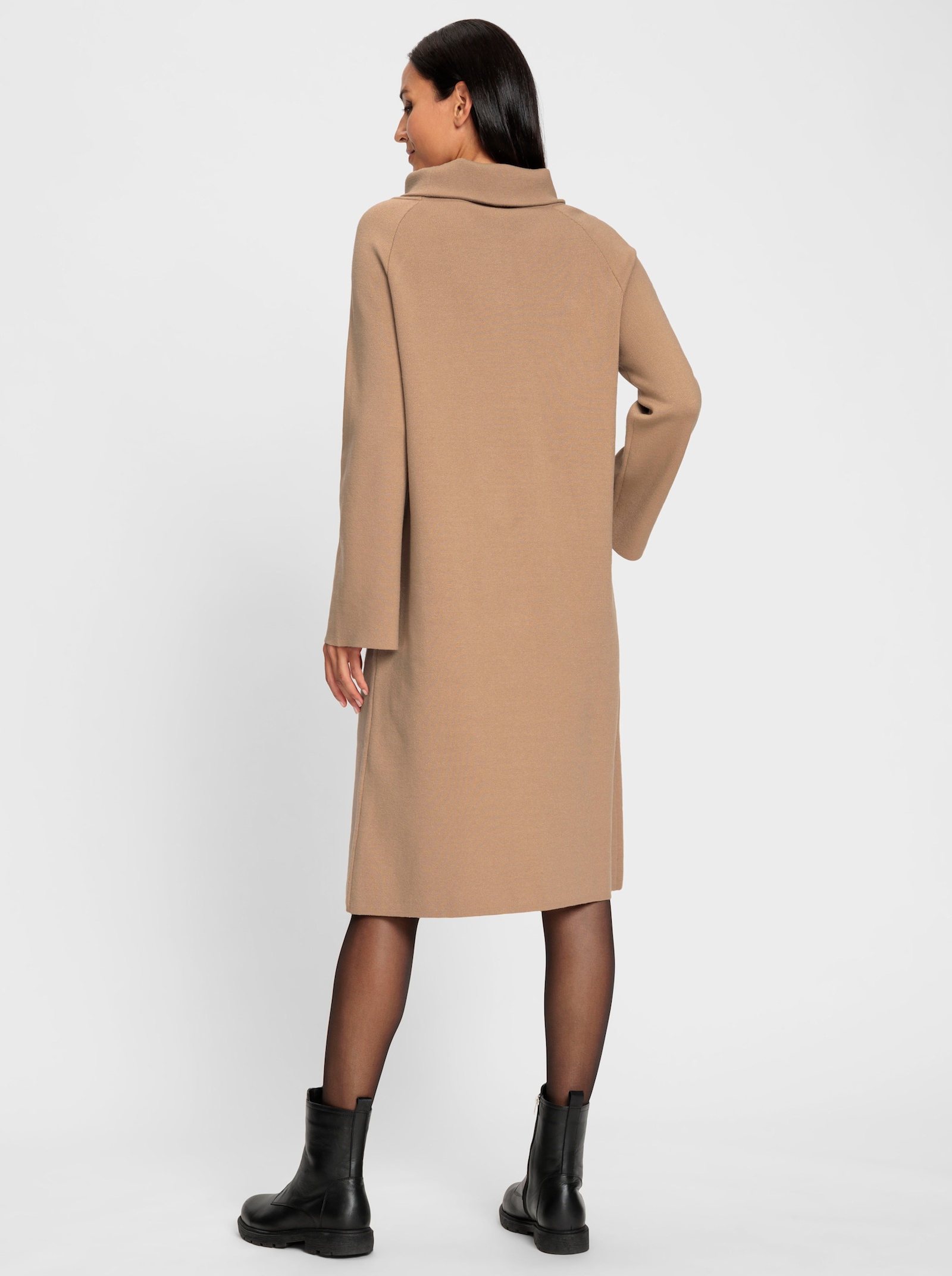 heine Strickkleid mit halsfernem Rollkragen - camel