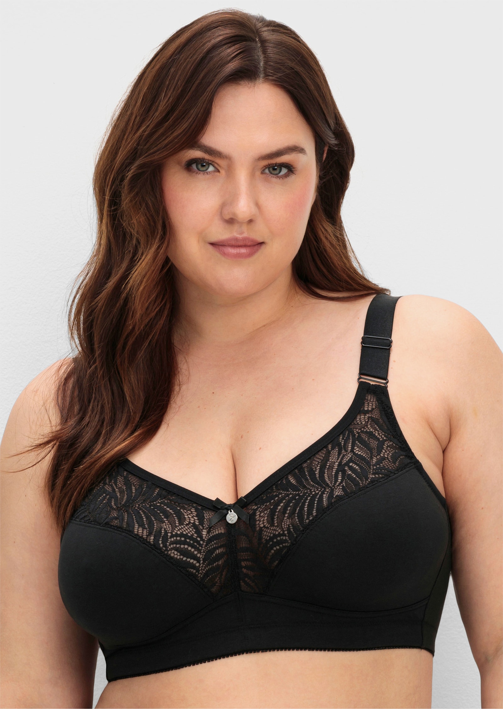 sheego Bügelloser BH mit Spitze und wattierten Cups - schwarz