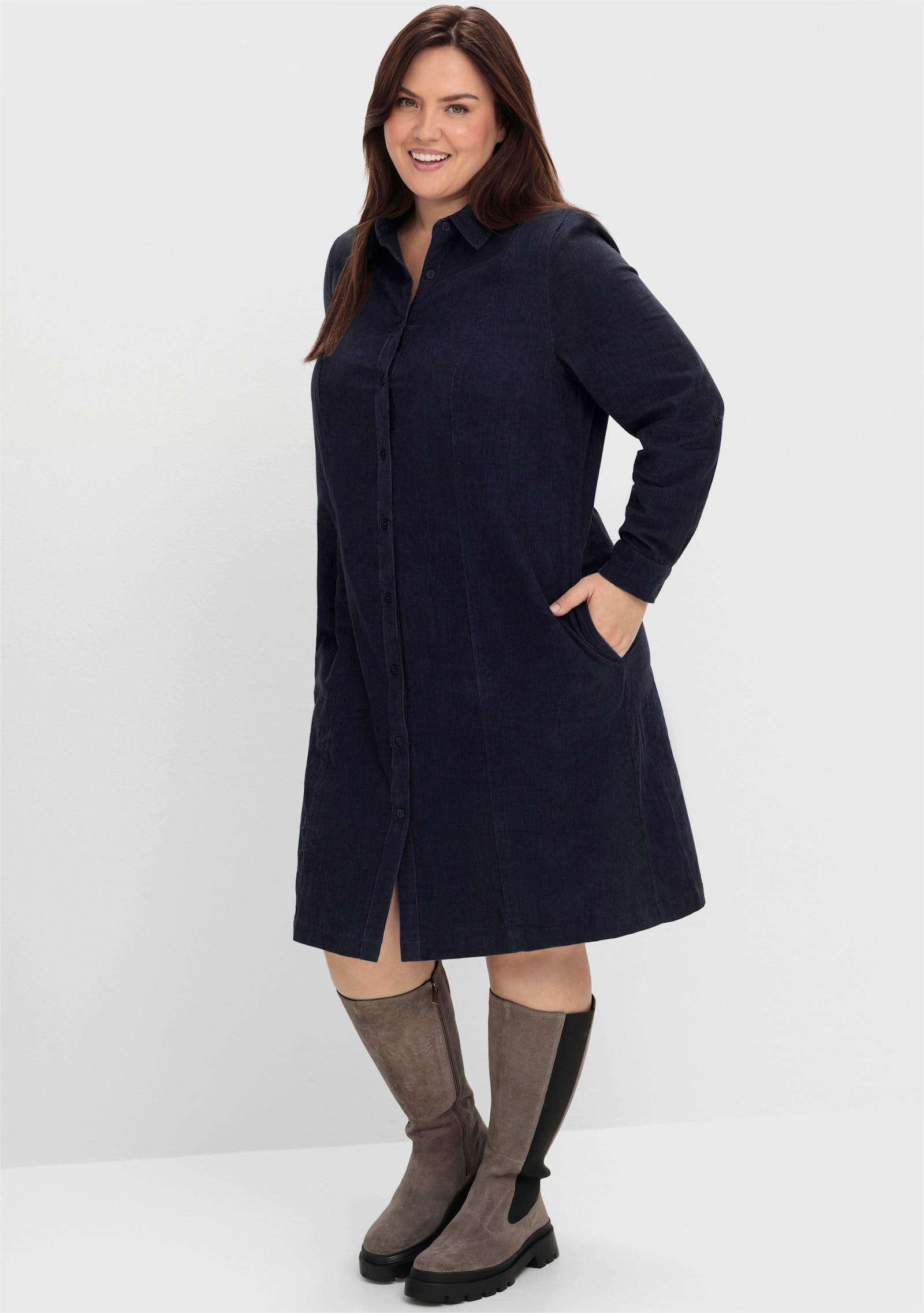 sheego Robe-chemiser en velours côtelé doux - vert foncé