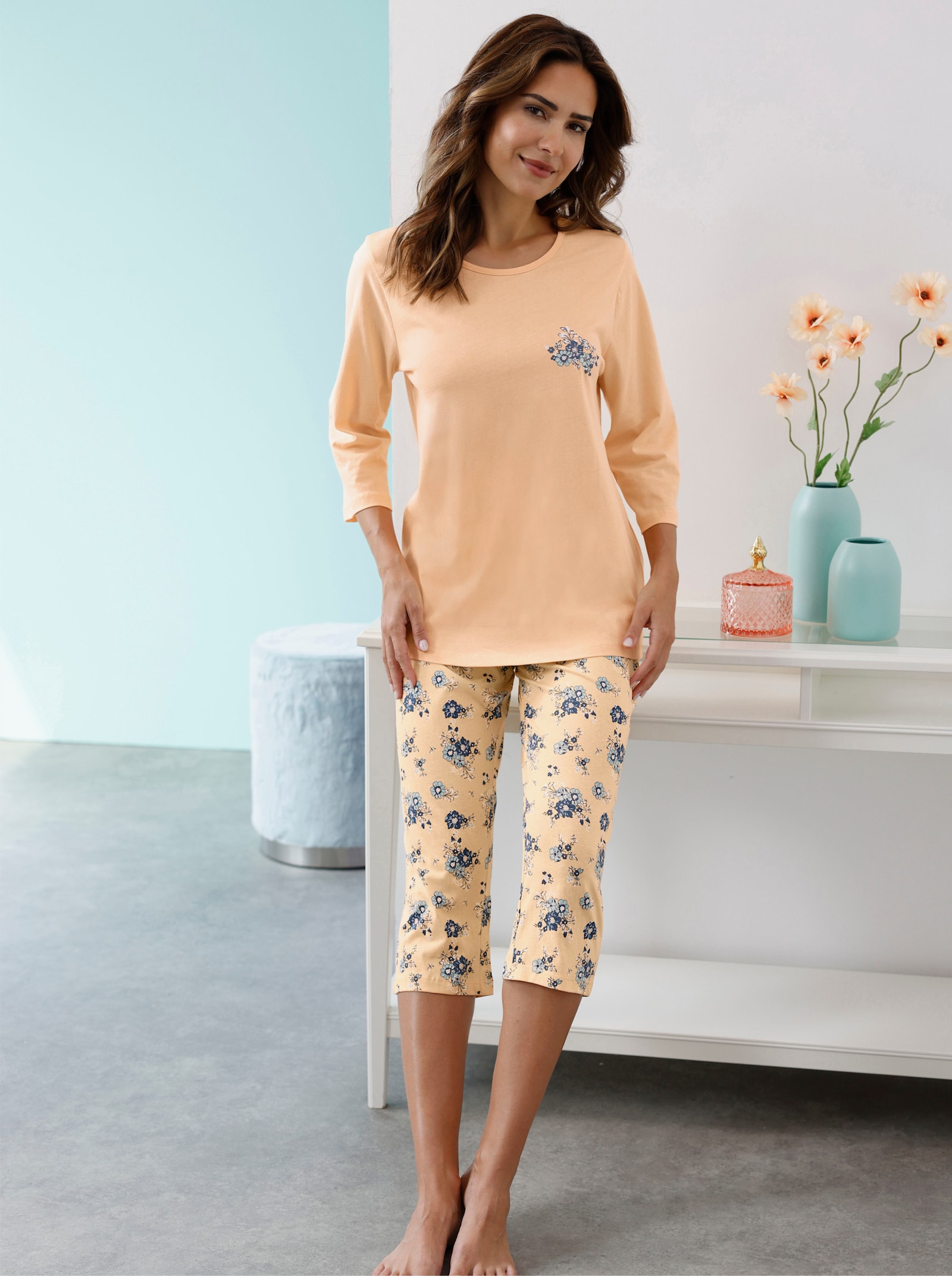 Capri-pyjama met bloemenprint - apricot geprint