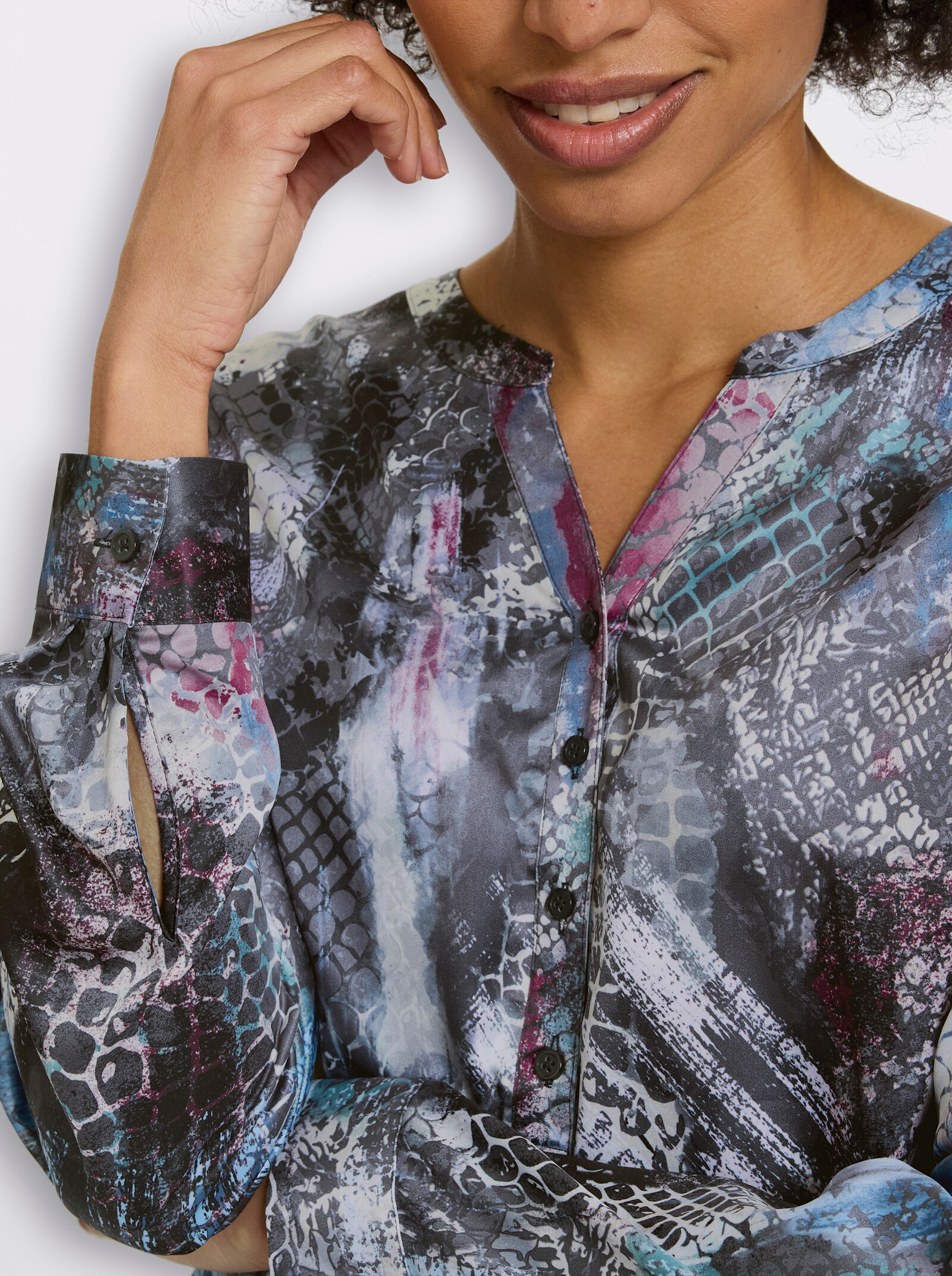 heine Druckbluse mit grafischem Dessin - rauchblau-beige-bedruckt