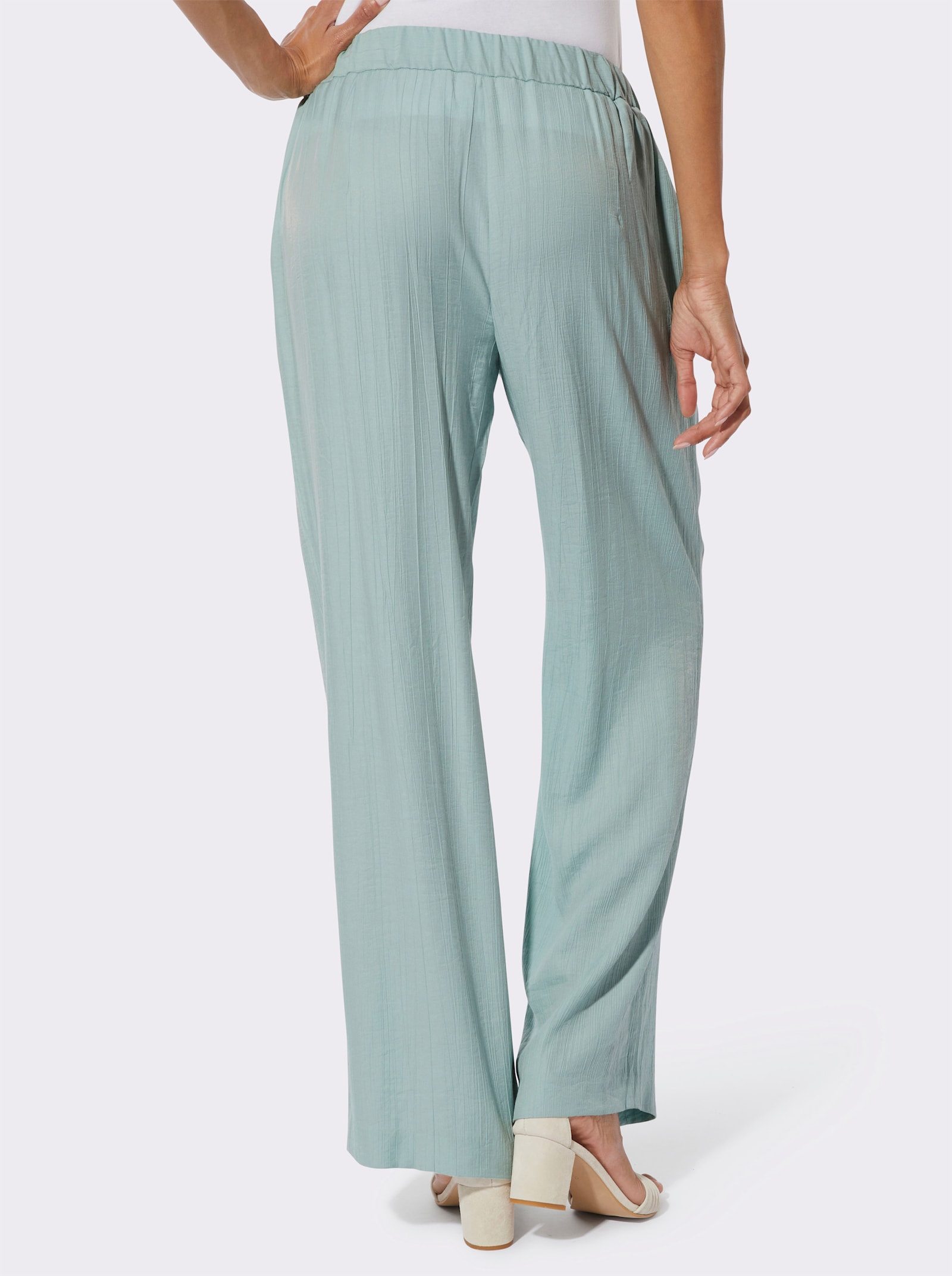 Schlupfjeans mit modisch weiten Beinen - kalkmint