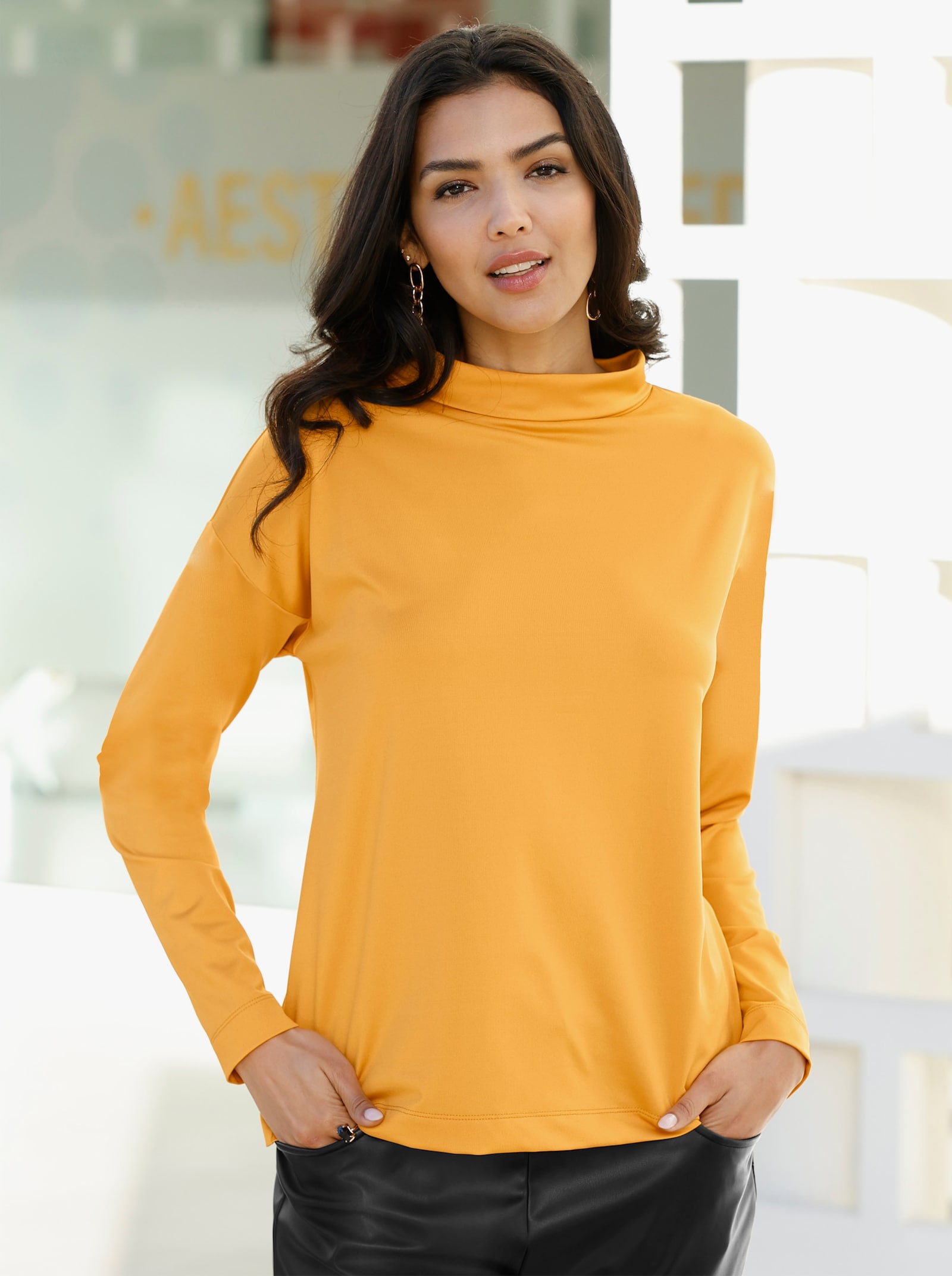 Langarmshirt mit Rückenschlitz - ocker