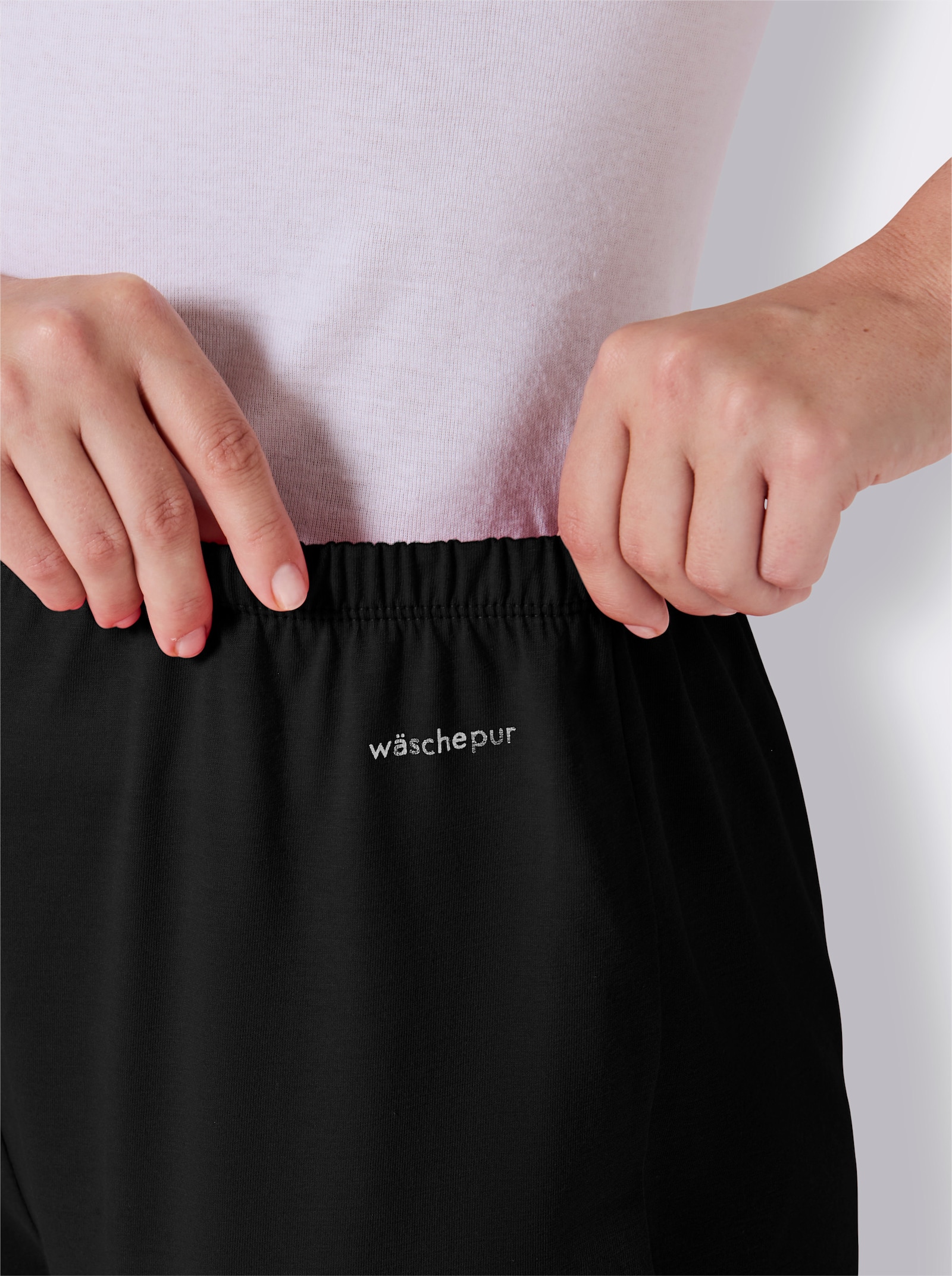 wäschepur Caprihose mit Mesh am Bein - schwarz