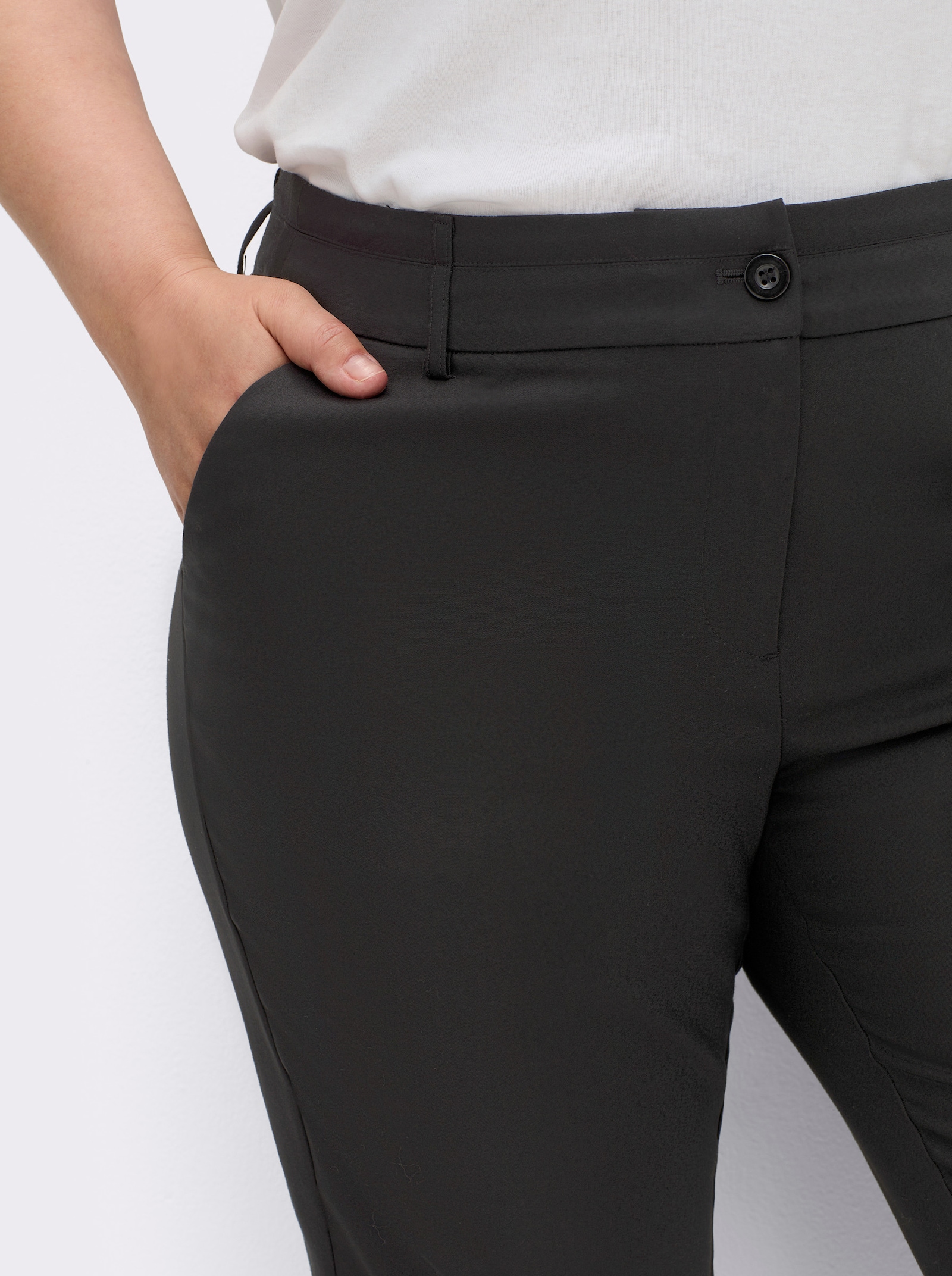 Hose , hinten mit Zierpaspeln - schwarz