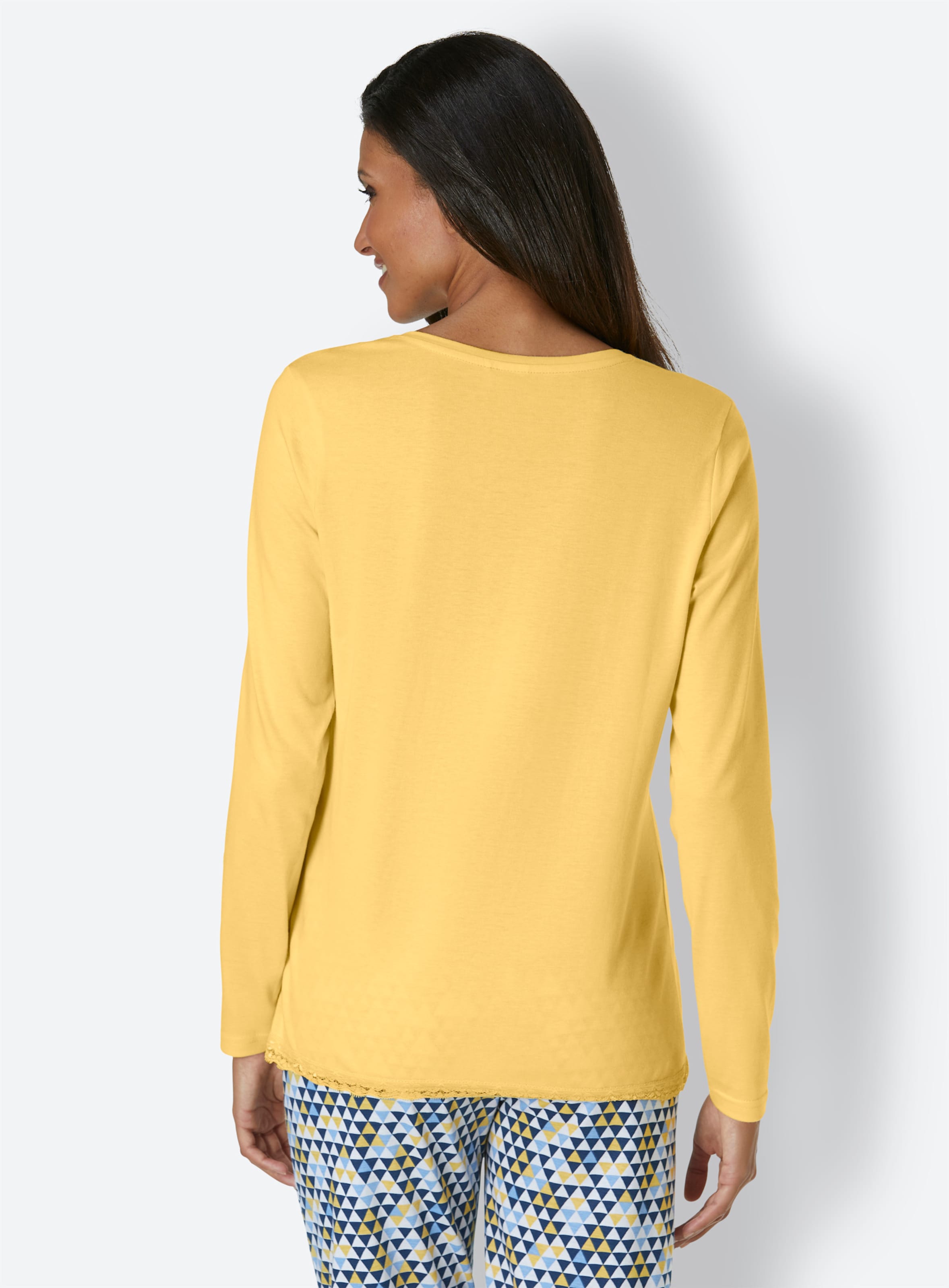 Weich und günstig Kaufen-Schlafanzug-Shirt in gelb von wäschepur. Schlafanzug-Shirt in gelb von wäschepur <![CDATA[In herrlich weicher Single-Jersey-Qualität zeigt sich dieses kombifreundliche Schlafanzug-Shirt. Reizvoller Hingucker ist die feminine Spitze am Bund.]]>.