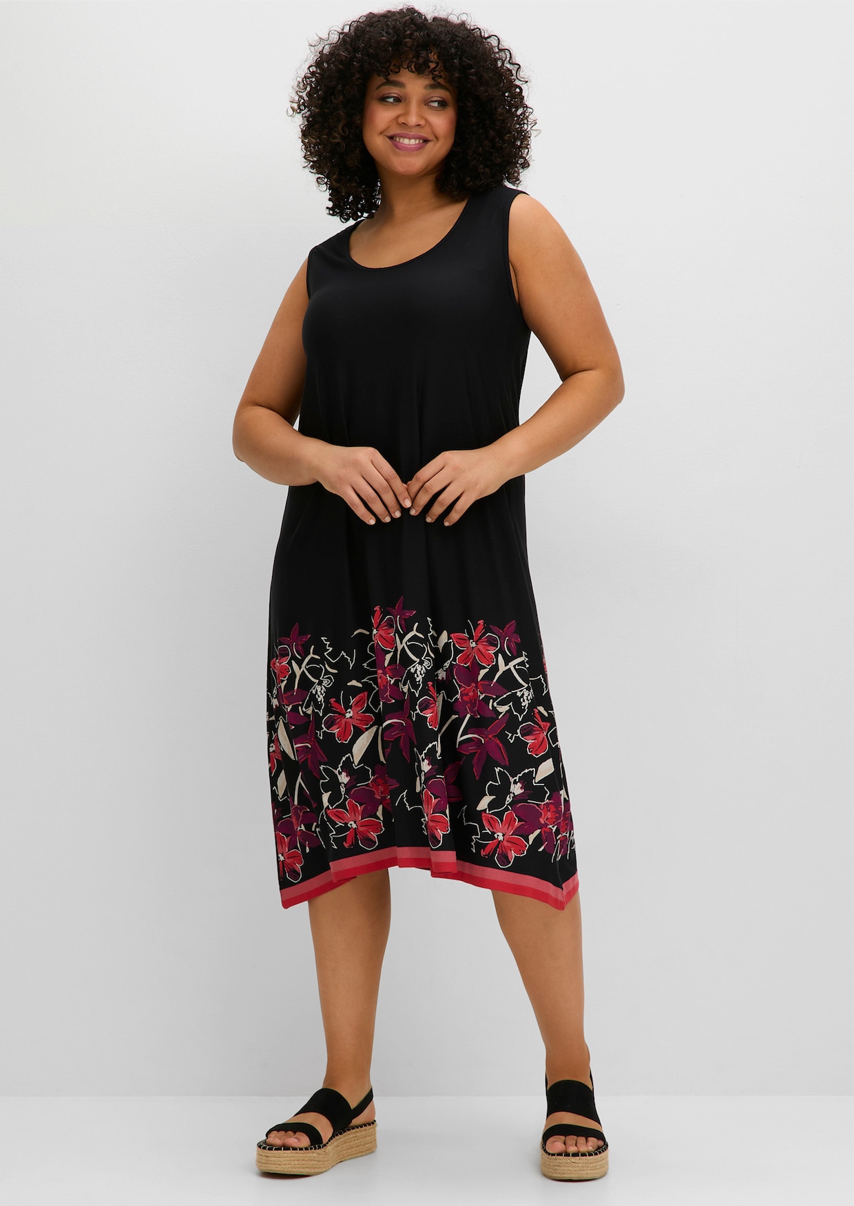 sheego Jersey jurk - zwart bedrukt