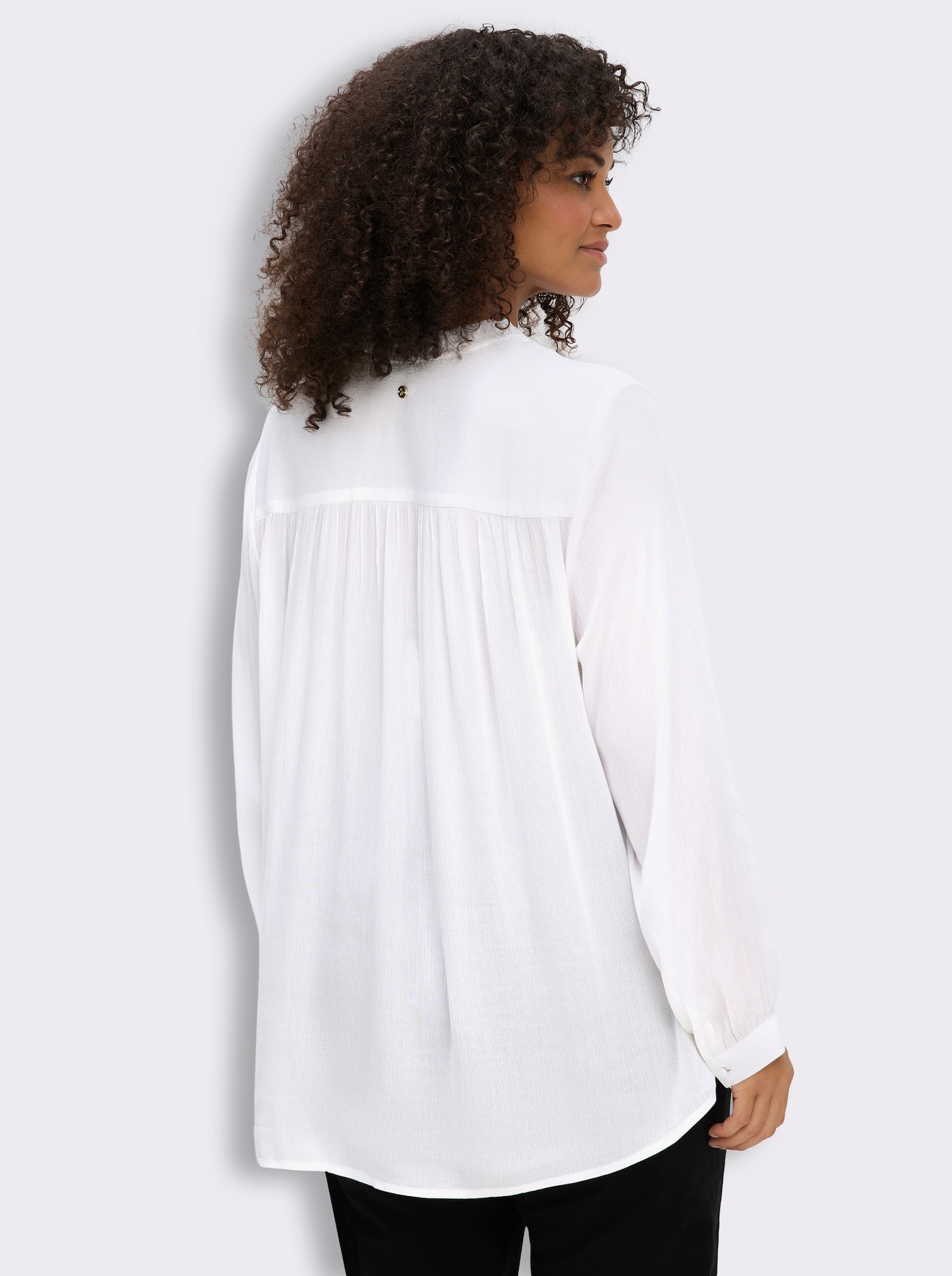 sheego Crinklebluse mit bestickter Passe - ecru
