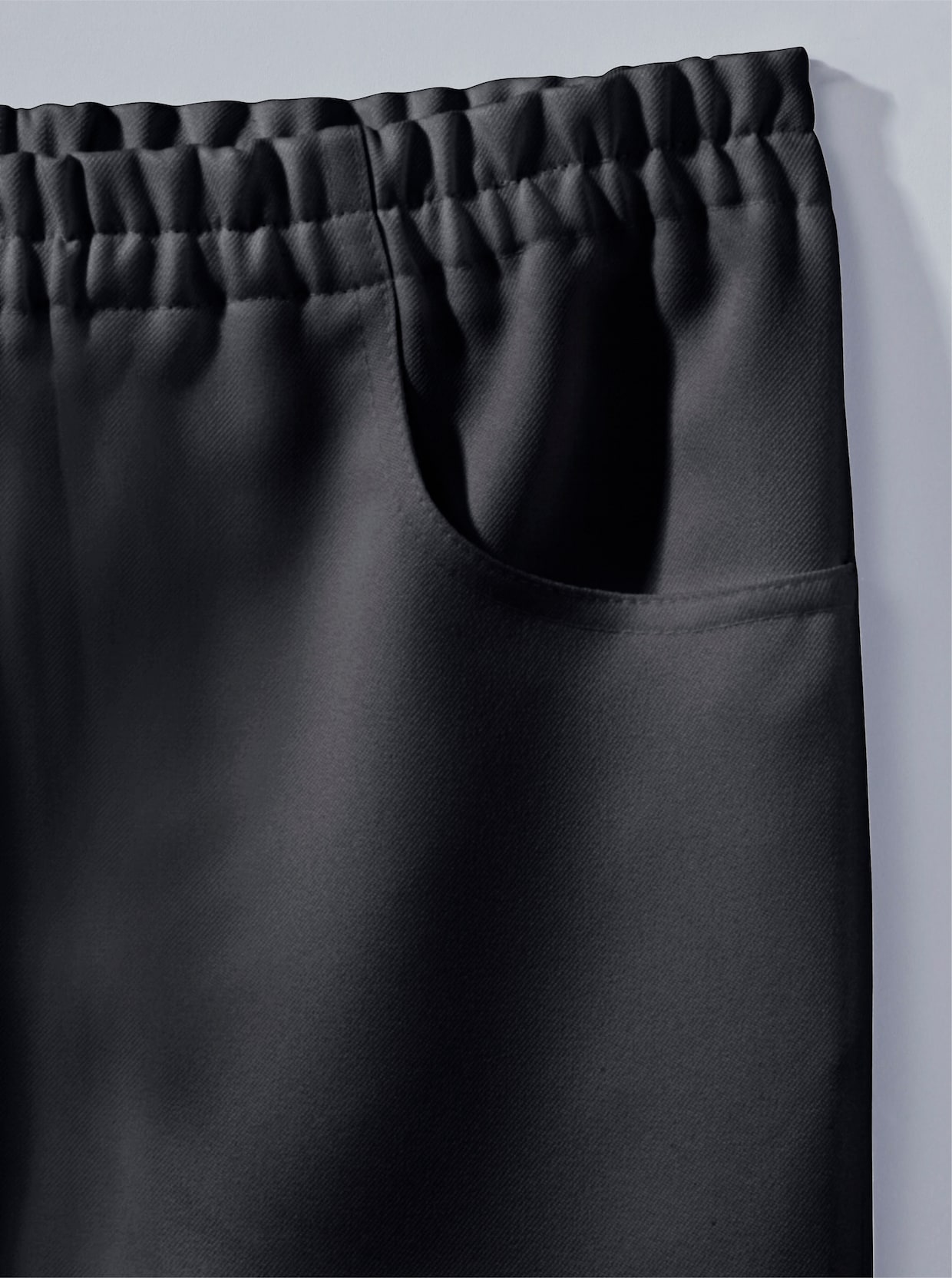 Capri nohavice - čierna