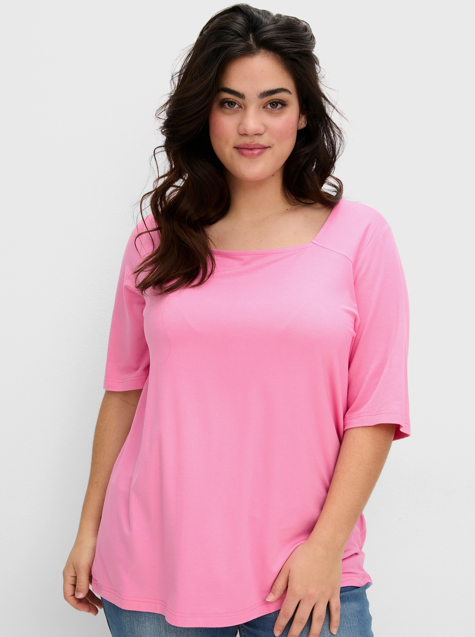 sheego Shirt mit Karree-Ausschnitt, leicht tailliert - blumiges pink
