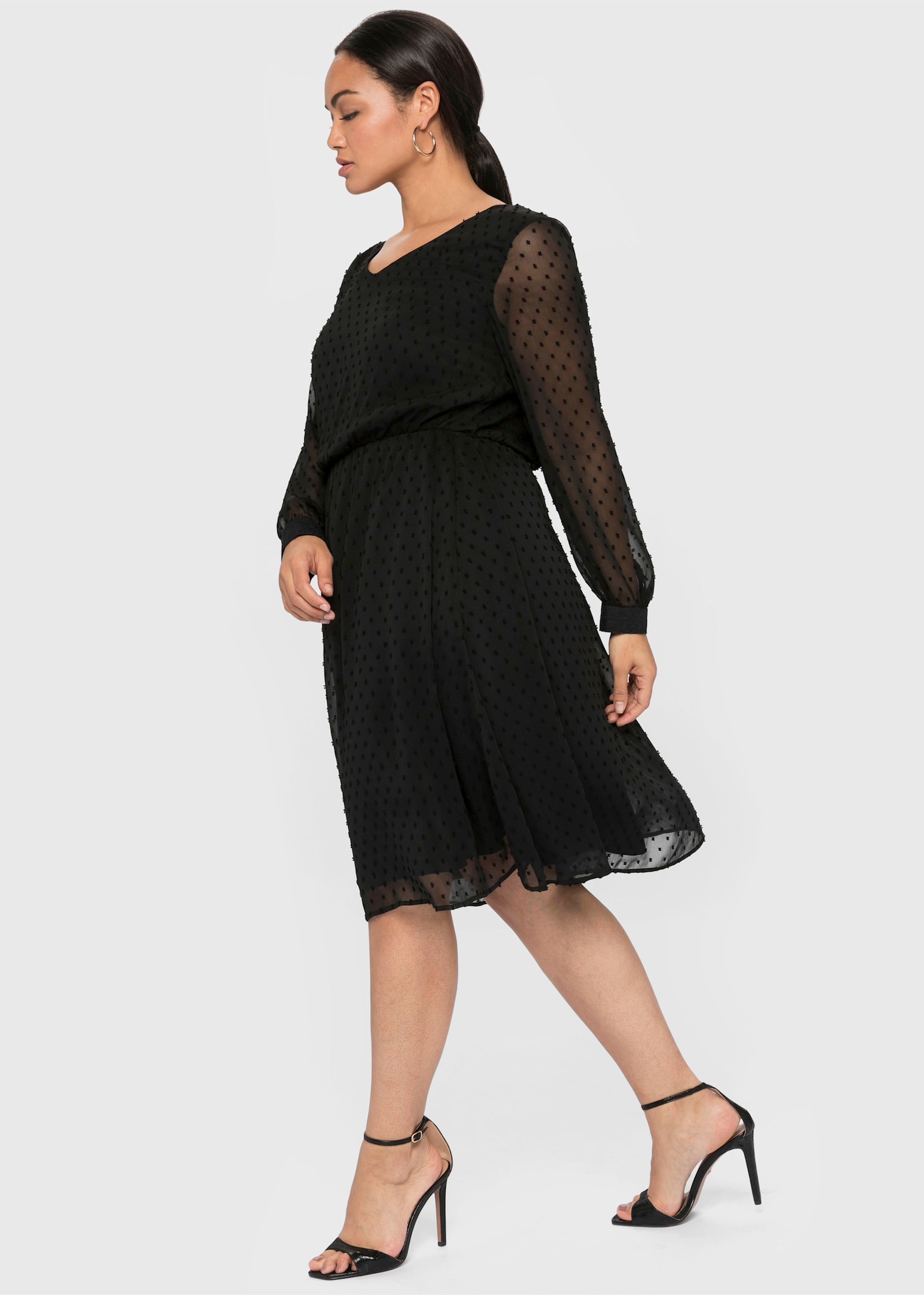 sheego Robe en mousseline avec effet 3D - noir