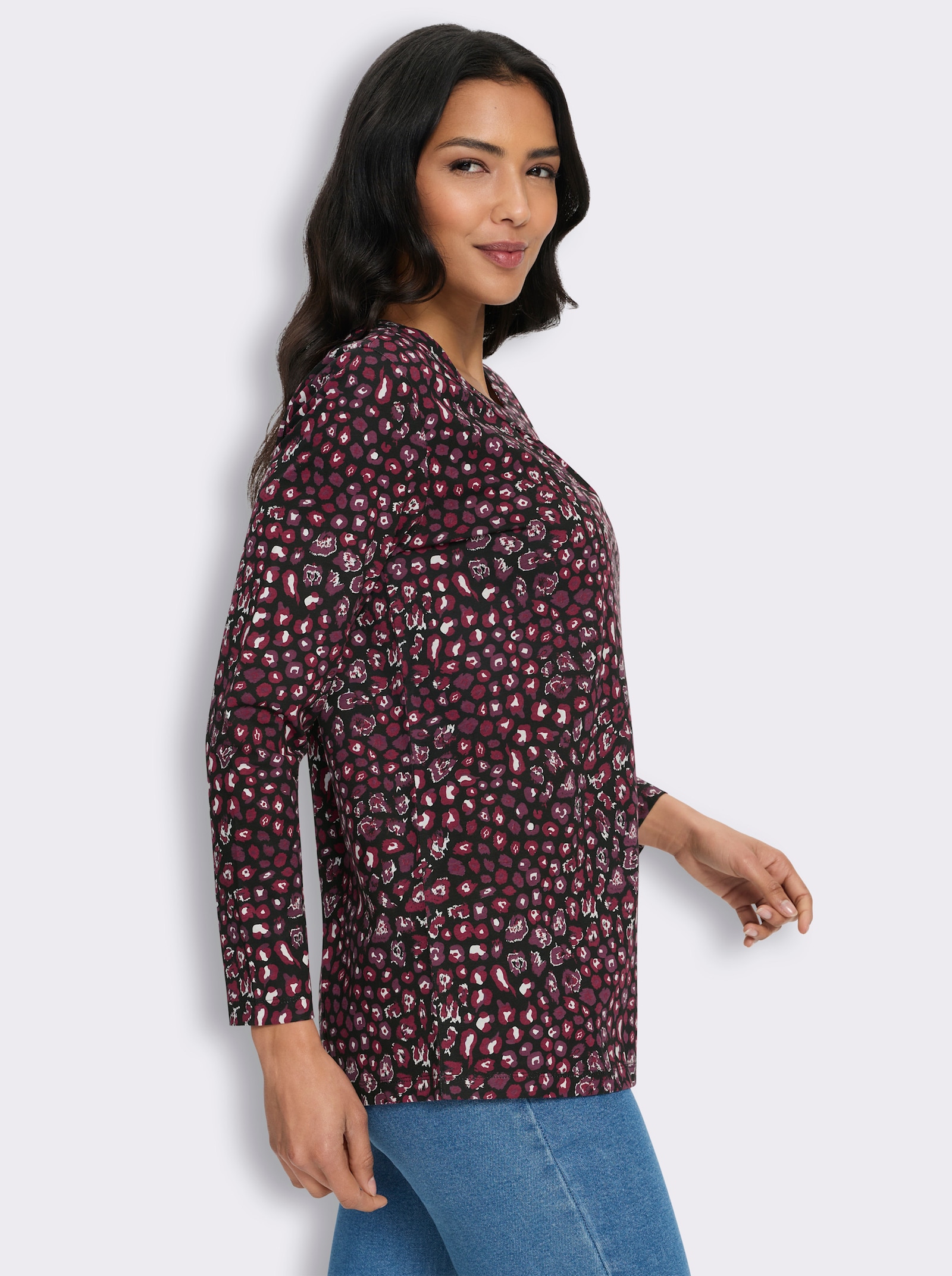 Longshirt in schmeichelnder A-Linie - schwarz-dunkelrot-bedruckt