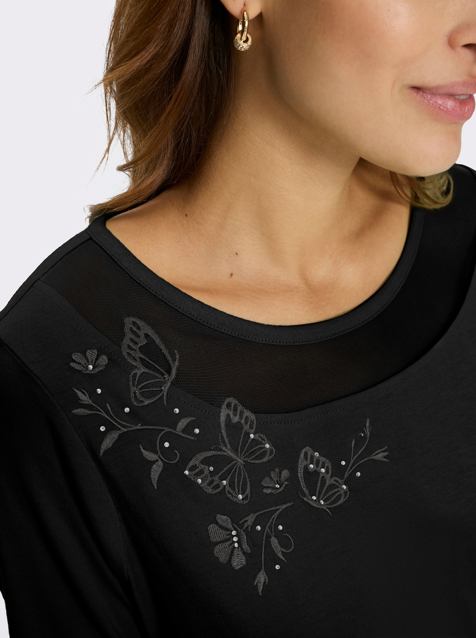 Kurzarmshirt mit Schmetterlings-Stickerei - schwarz