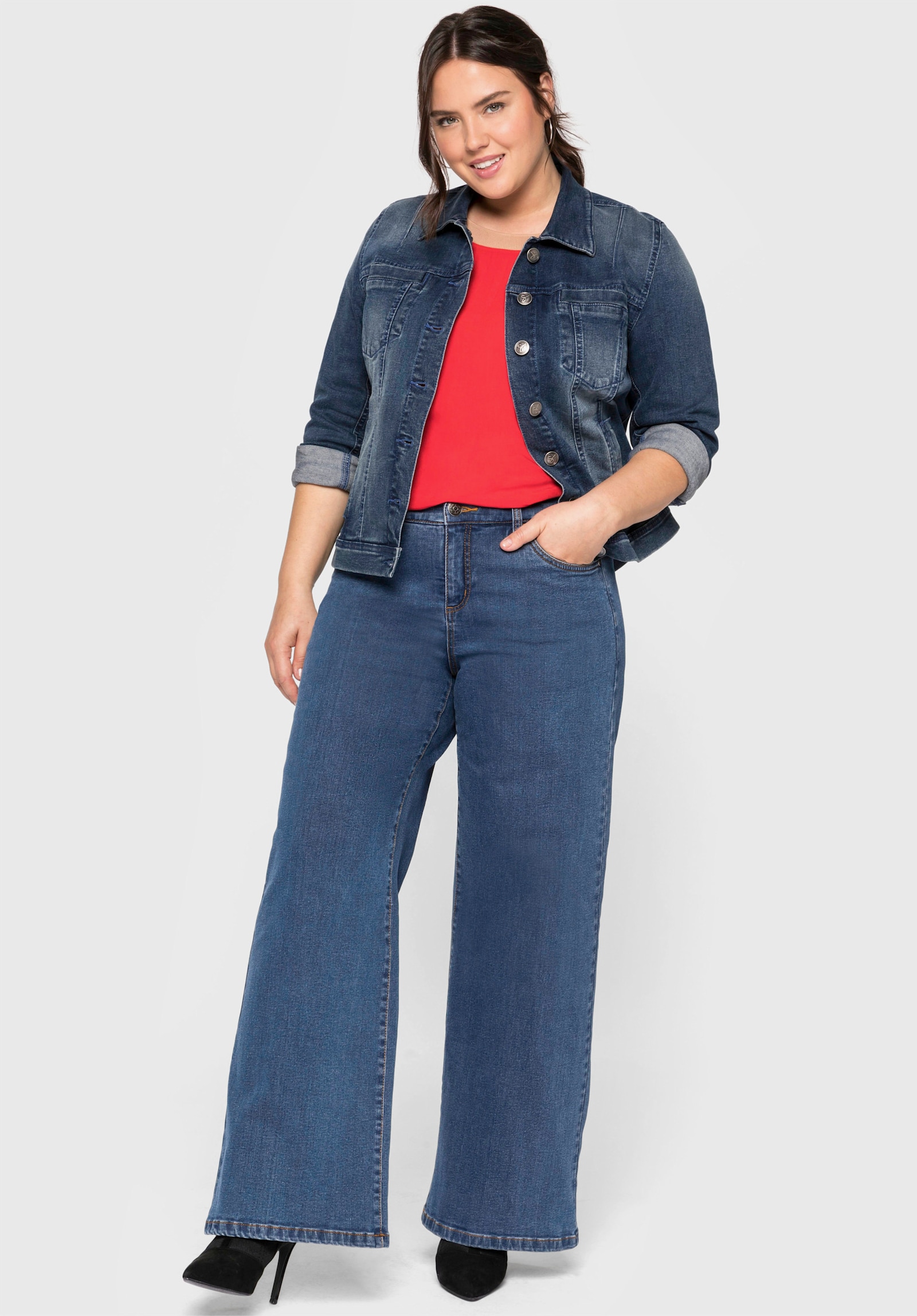 sheego Jeansjacke in leicht taillierter Form - blue denim