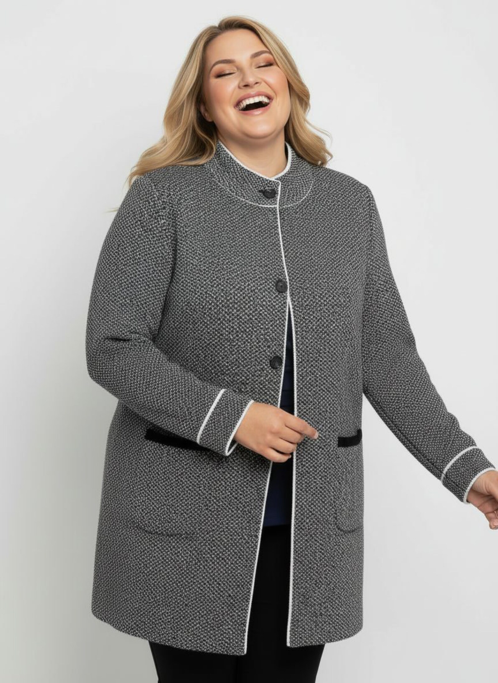 Jacquardstrickjacke mit Stehkragen - ecru-schwarz-meliert