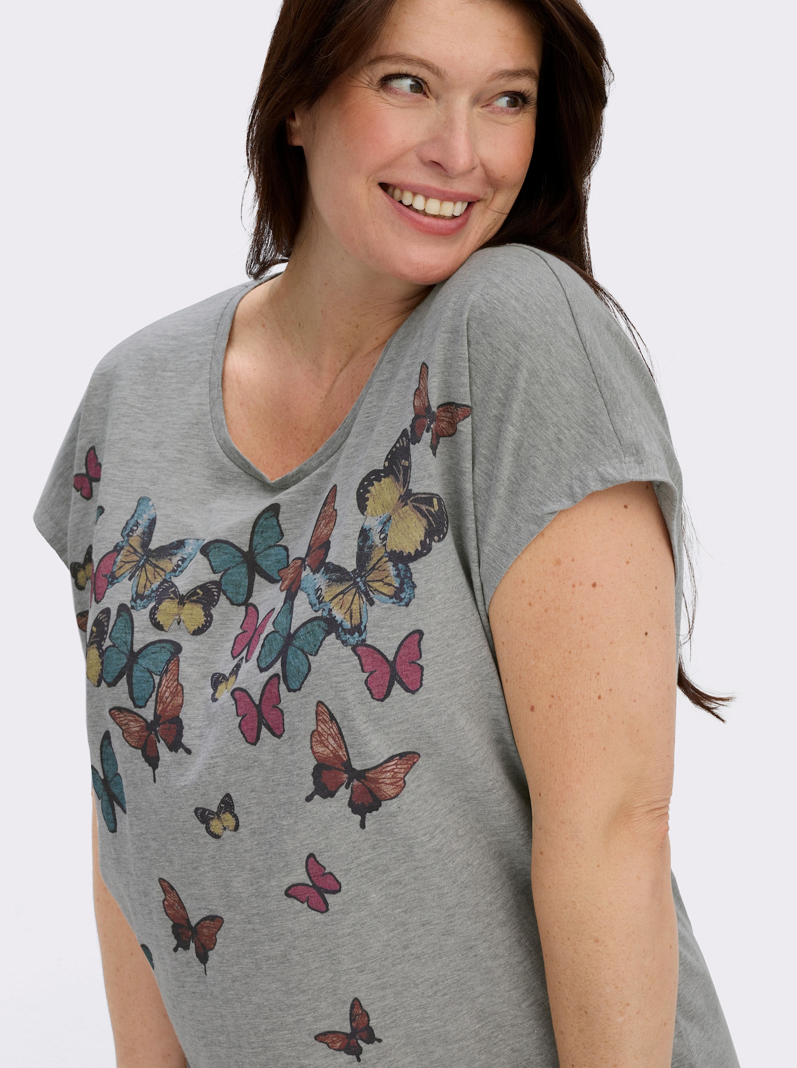 Rundhalsshirt mit Schmetterlingen bedruckt - hellgrau-salbei-meliert