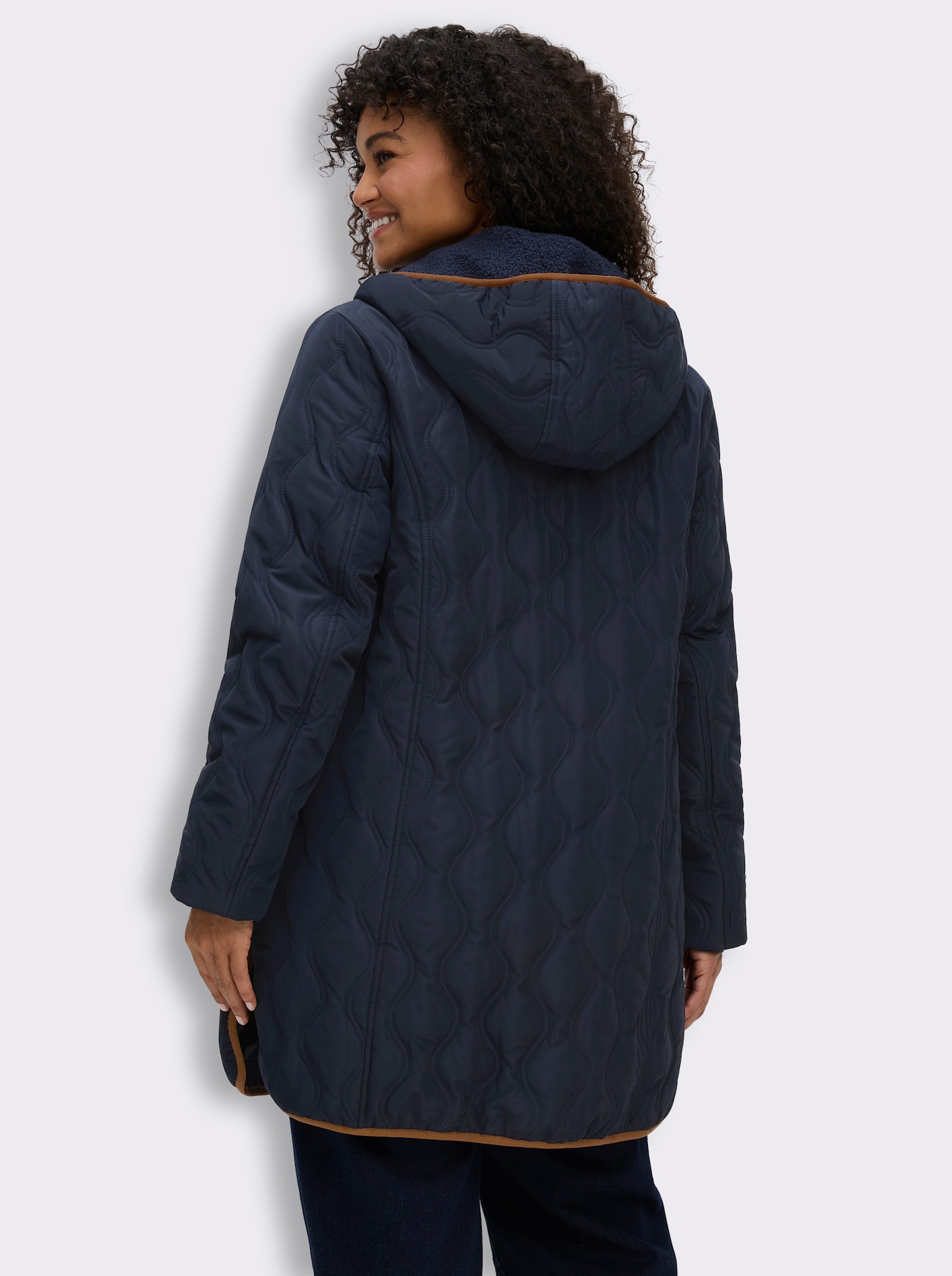 sheego Steppjacke in Wellenstruktur - tiefblau