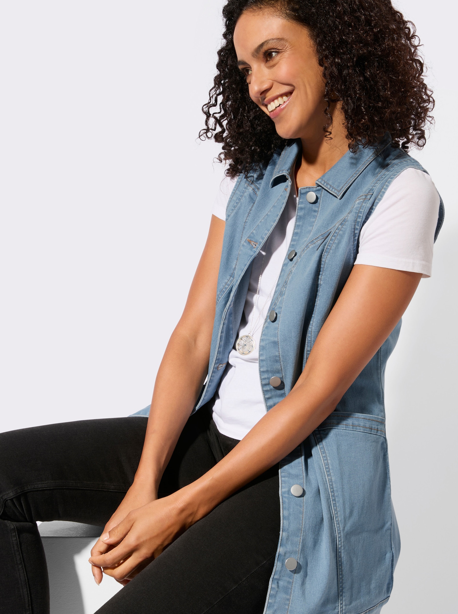 Dlhá džínsová vesta - bielená modrá