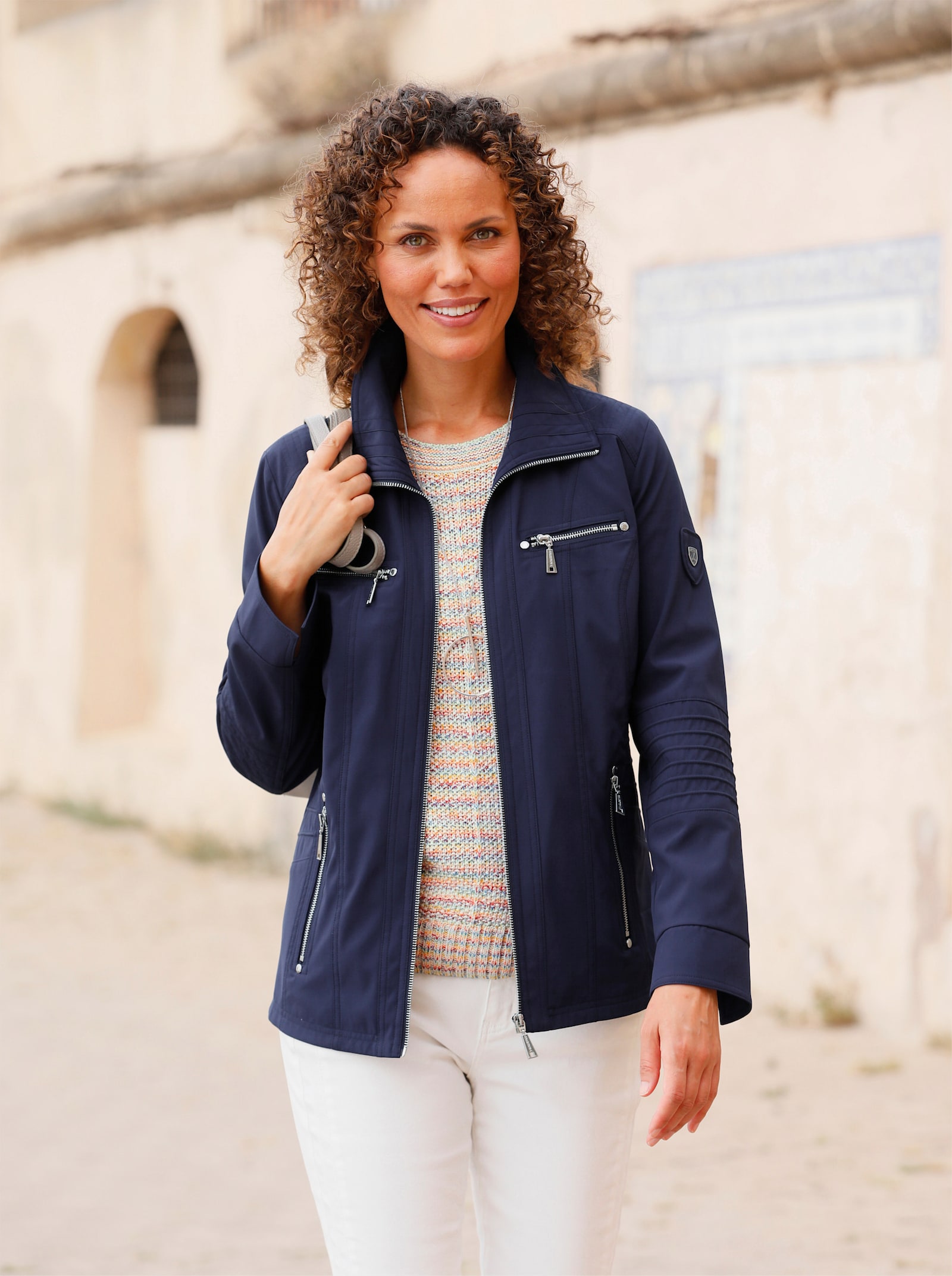 Übergangsjacke mit Biesenverzierung - marine