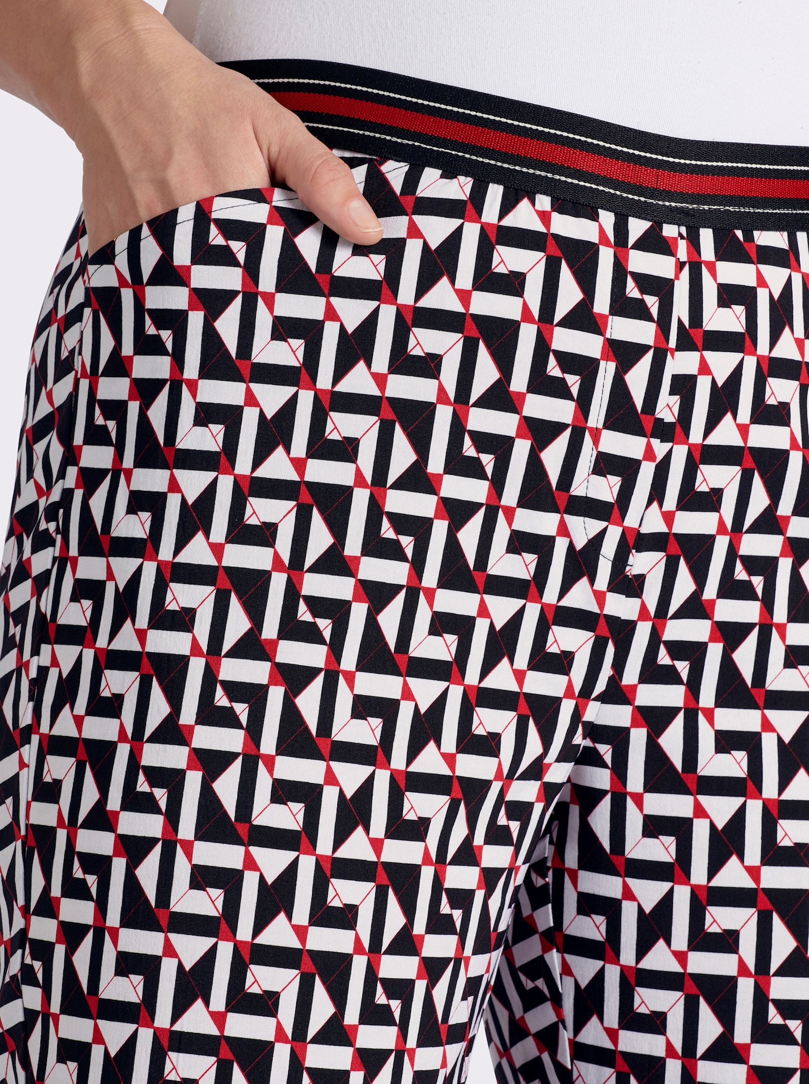 Bengalinhose mit grafischem Druck - schwarz-rot-bedruckt