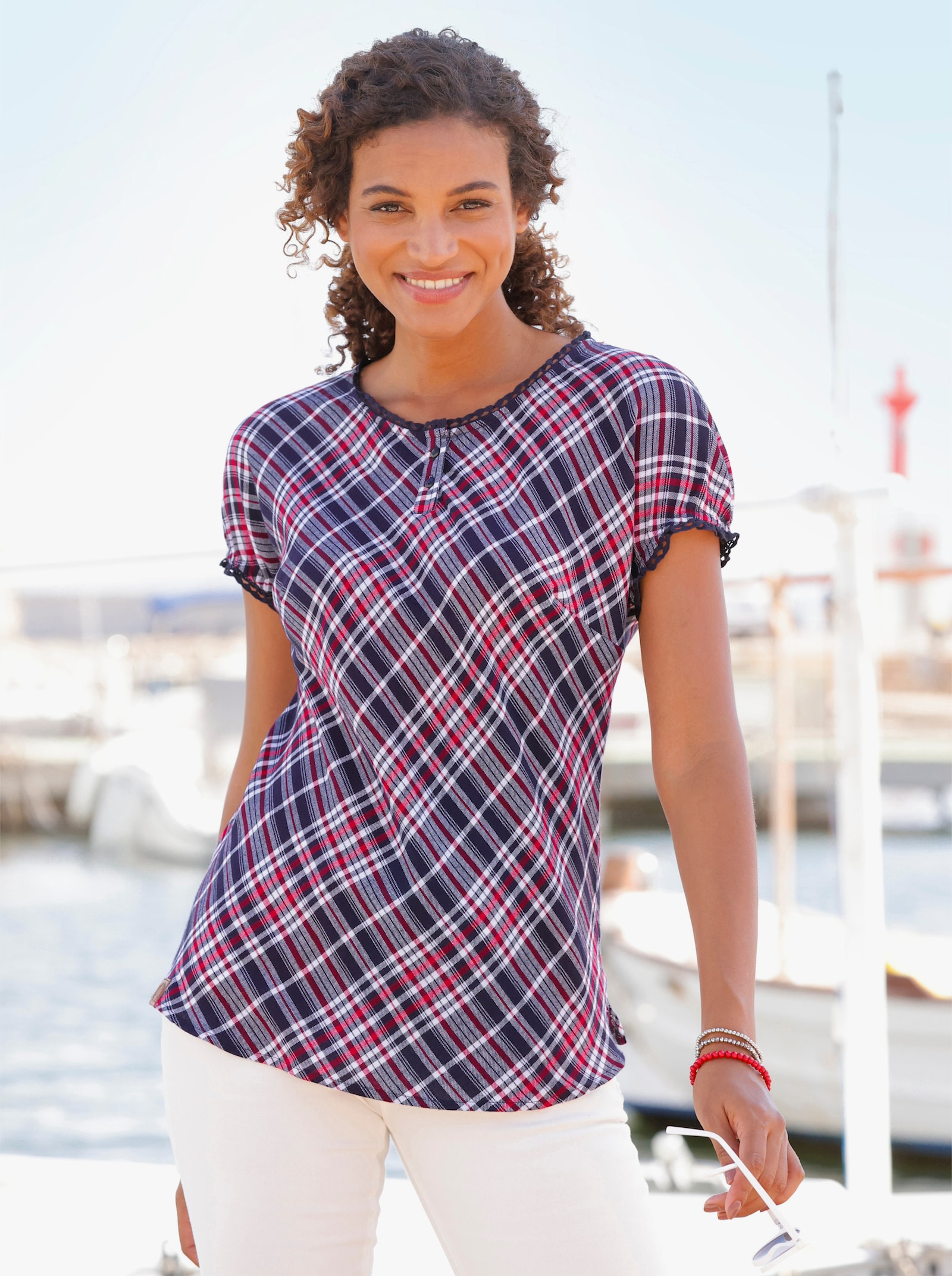 Schlupf-Bluse im mehrfarbigen Karo-Dessin - marine-weiß-kariert