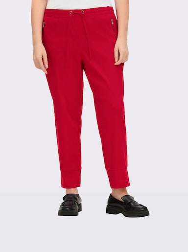 Jogg Pants mit Passformsattel hinten - rot