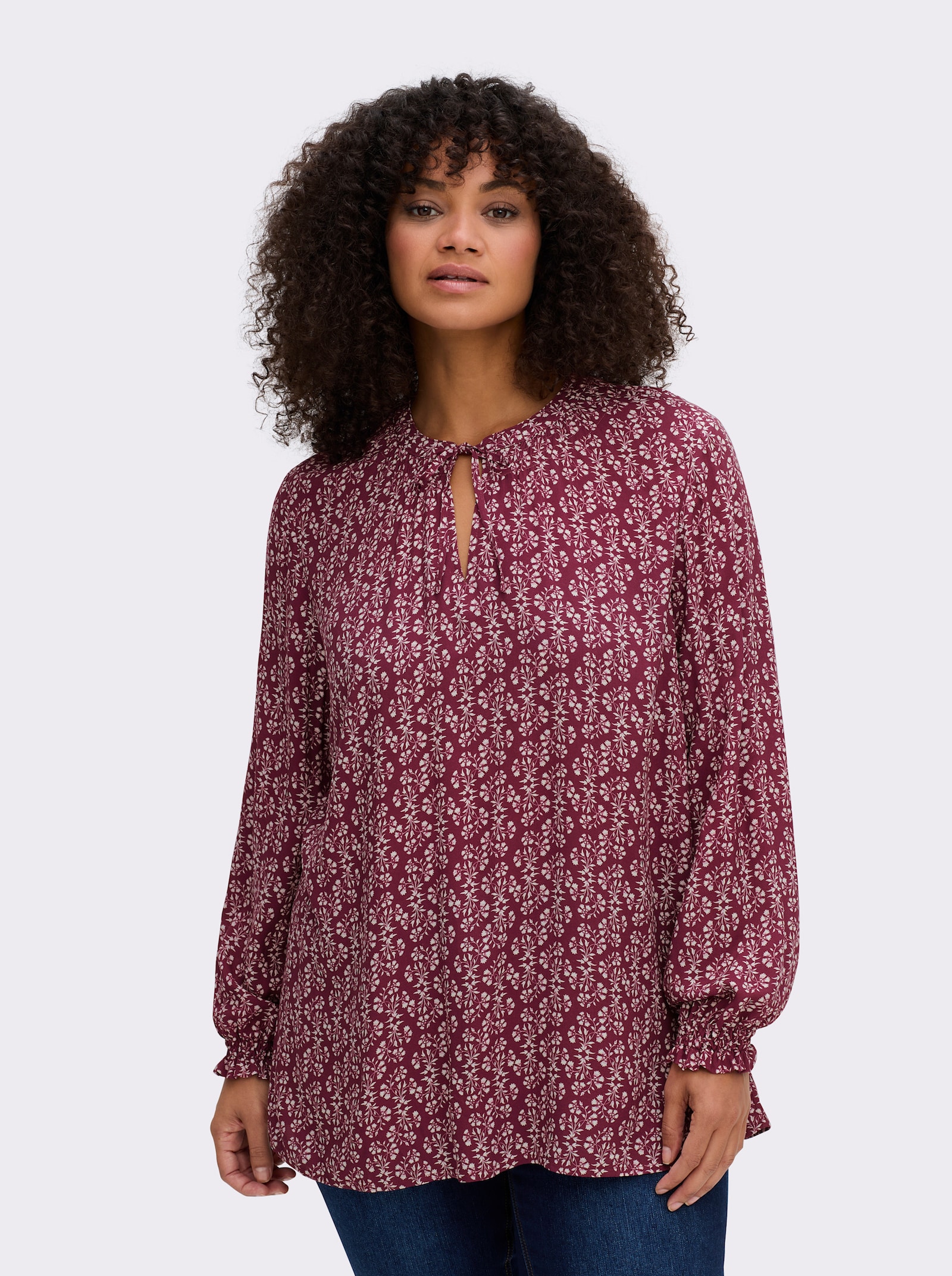 sheego Tunika mit Blütenprint und Smok-Details - bordeaux-gemustert