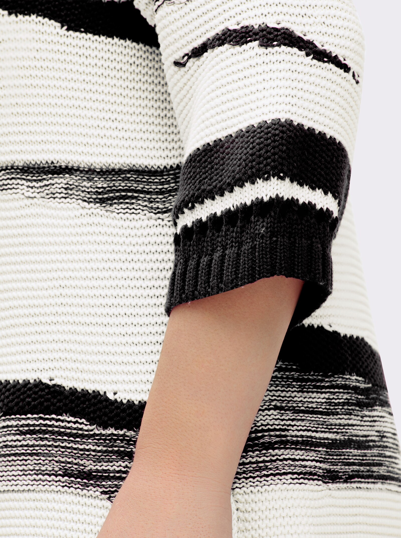 3/4 Arm-Pullover mit Lochmuster - weiß-schwarz-gemustert