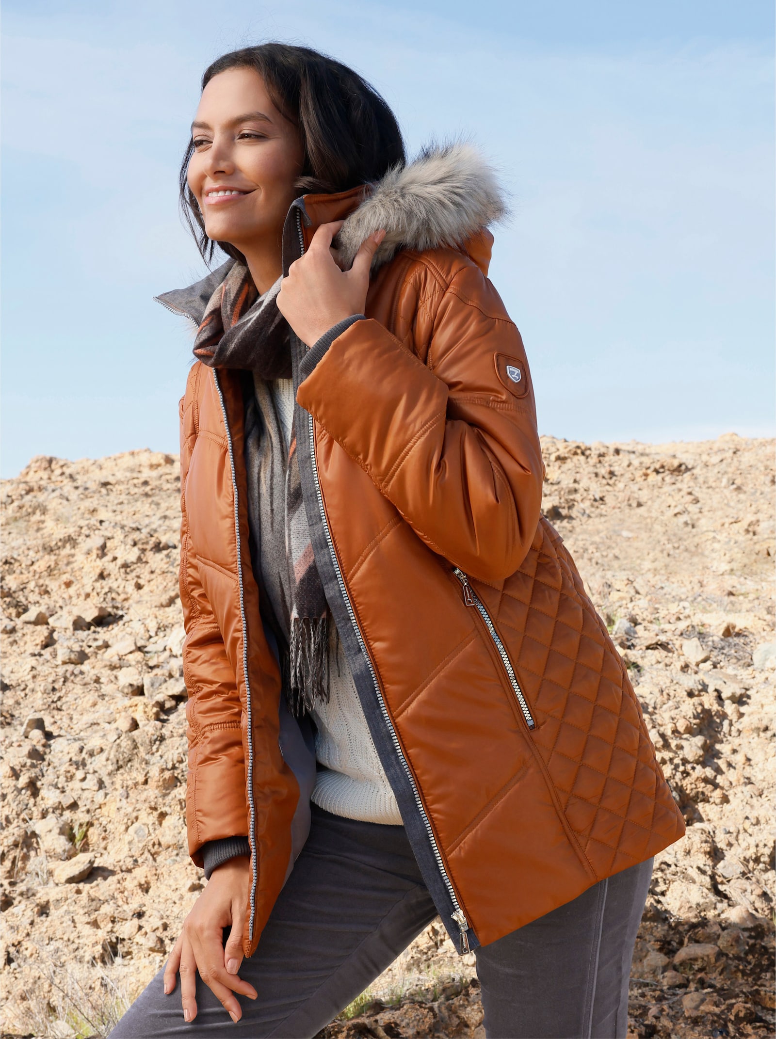 Steppjacke mit Kapuze mit Pelz-Imitat - cognac