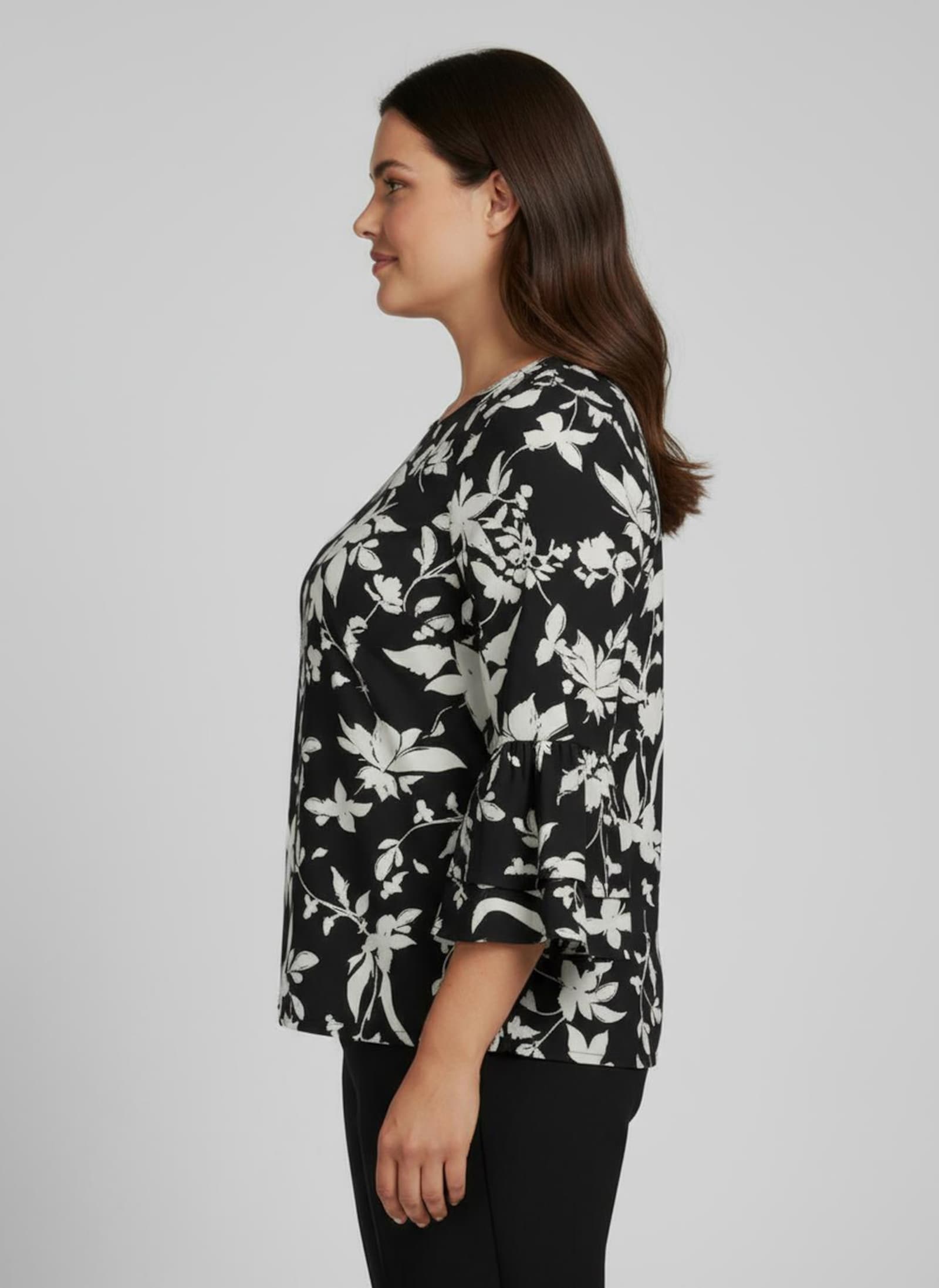 Schlupfbluse mit Volant am Ärmel - schwarz-weiß-bedruckt