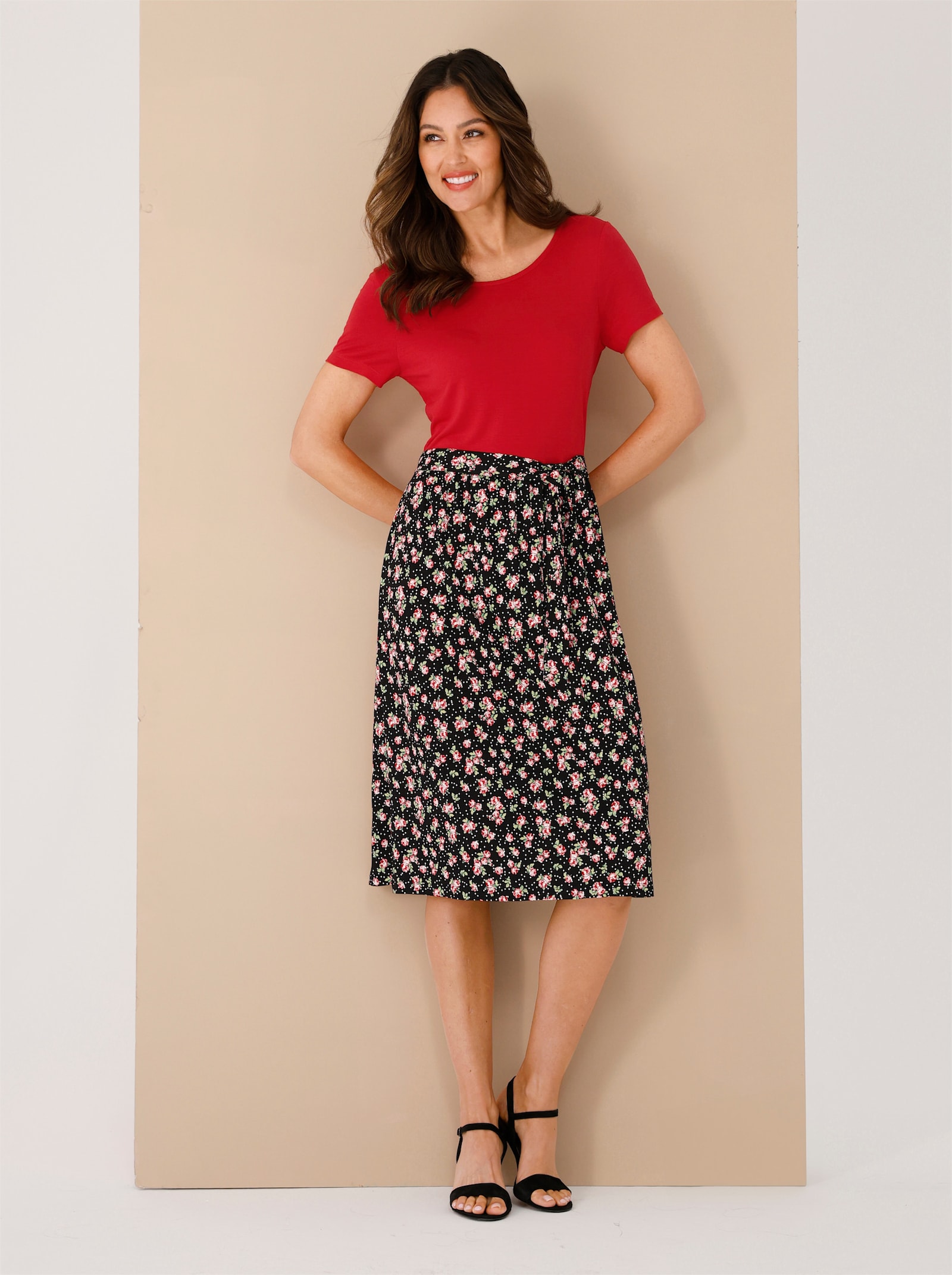 Jerseykleid mit passendem Bindegürtel - rot-bedruckt