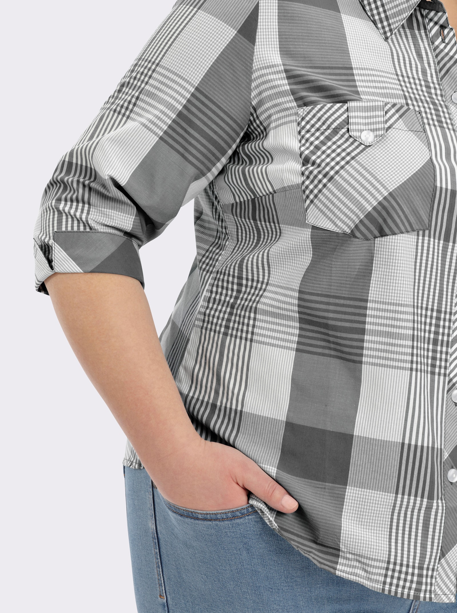 Karobluse mit aufgesetzten Brusttaschen - schwarz-weiß-kariert