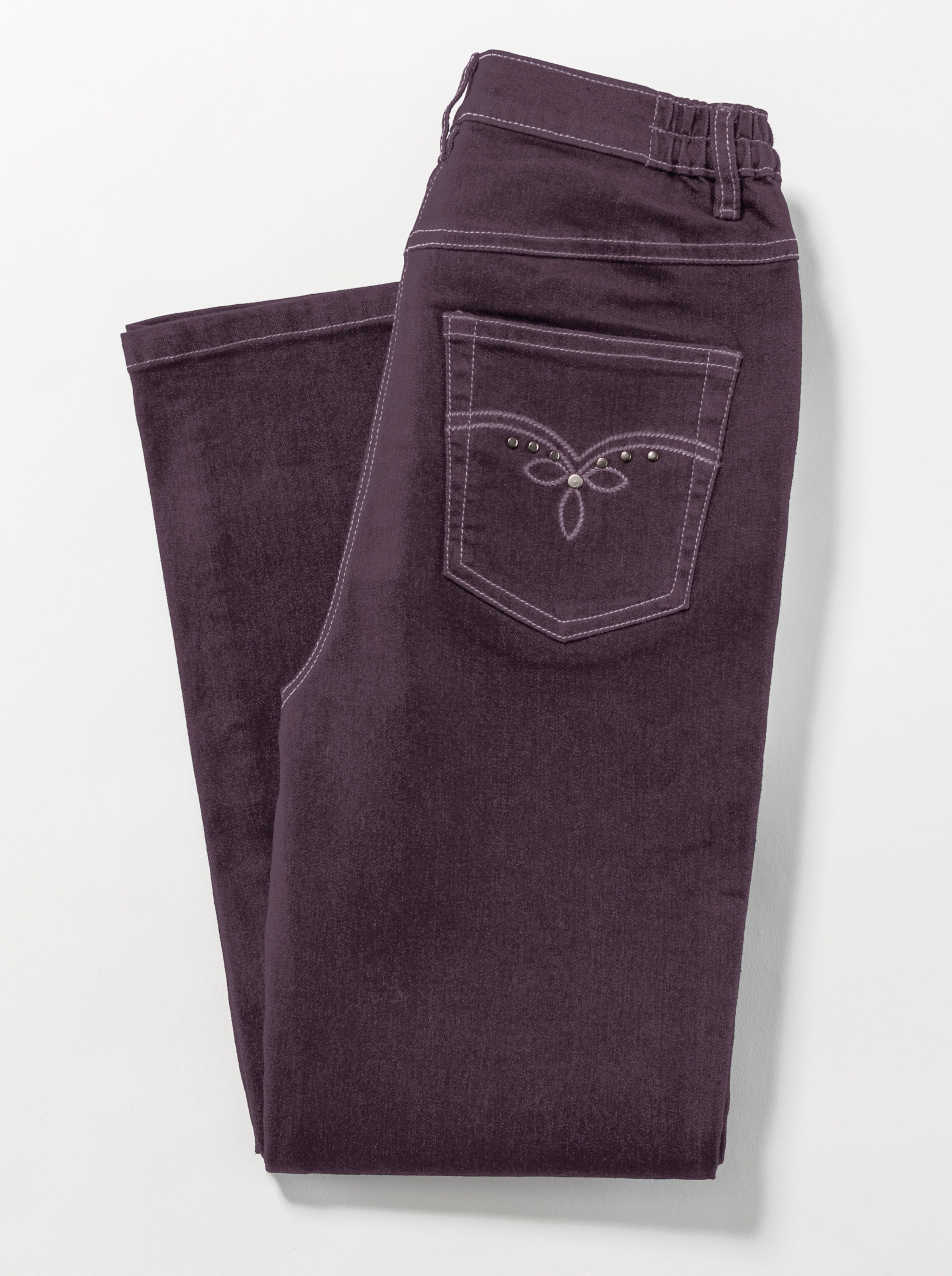 die Tasche günstig Kaufen-5-Pocket-Jeans in aubergine von heine. 5-Pocket-Jeans in aubergine von heine <![CDATA[Die Jeans in 5-Pocket-Form ist dank seitlichem Dehnbund besonders komfortabel. 2 runde Taschen vorne. 1 Münztasche. 2 Taschen hinten mit schmückender Stickerei und Dek