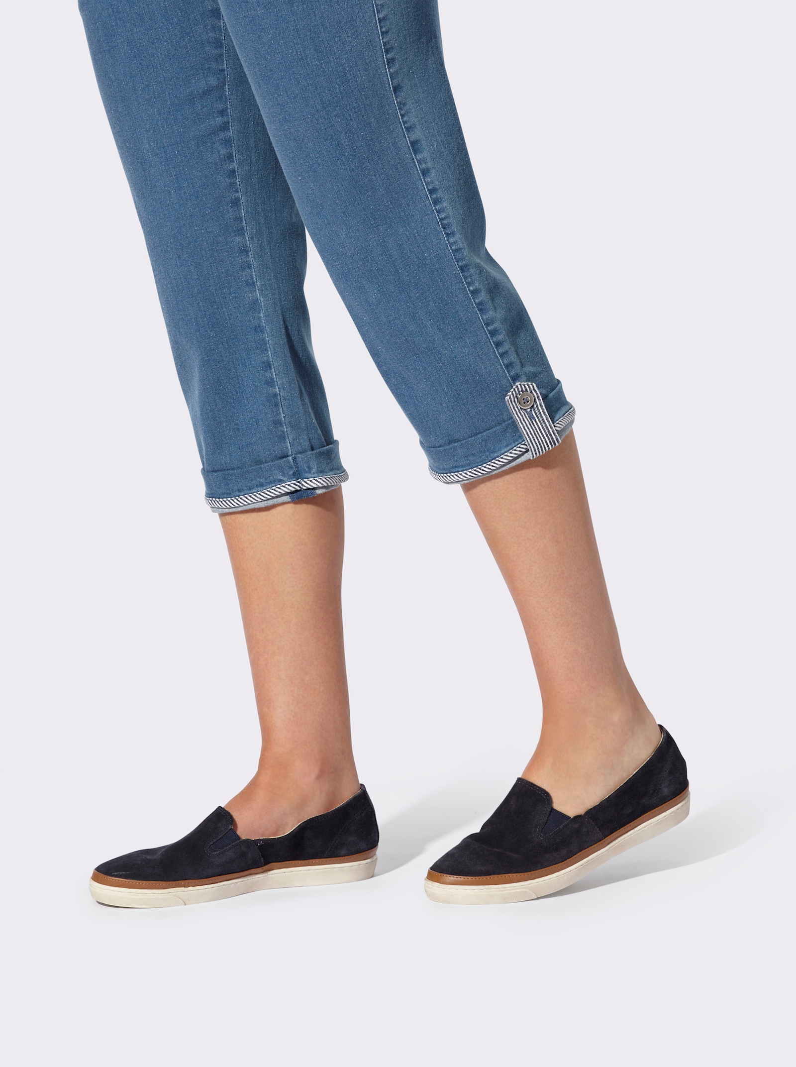 Caprijeans mit seitlichem Dehnbund - blue-bleached