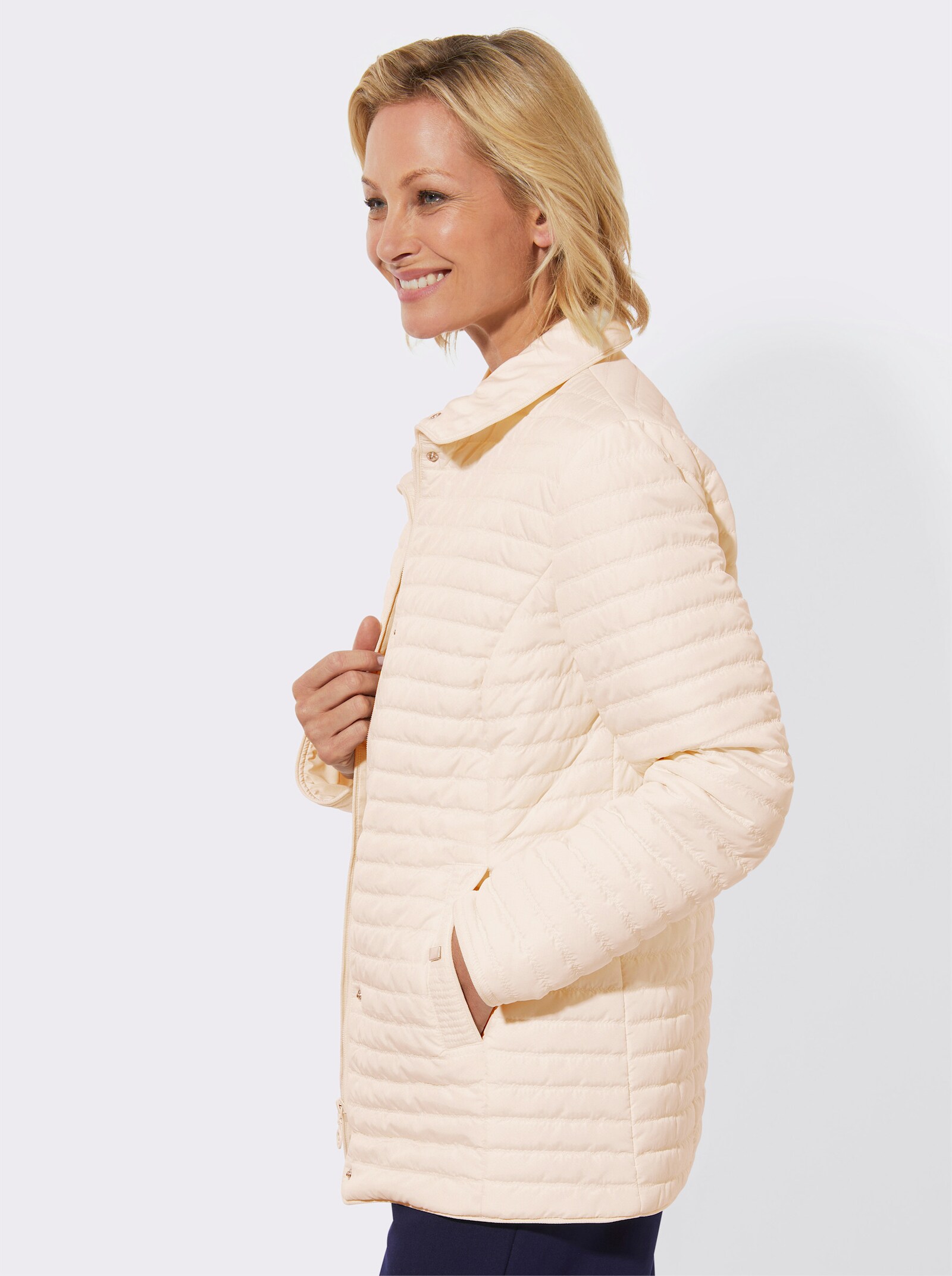 Steppjacke mit Druckknöpfen - champagner