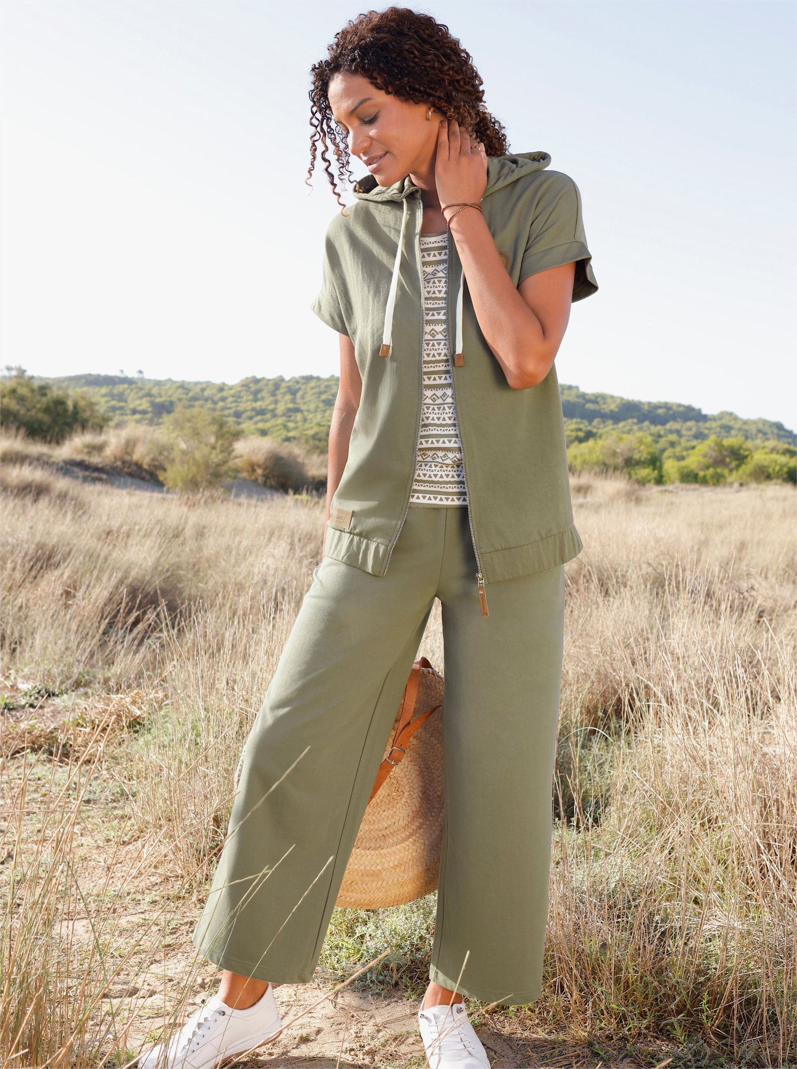 Sweatjacke mit Kapuze - khaki