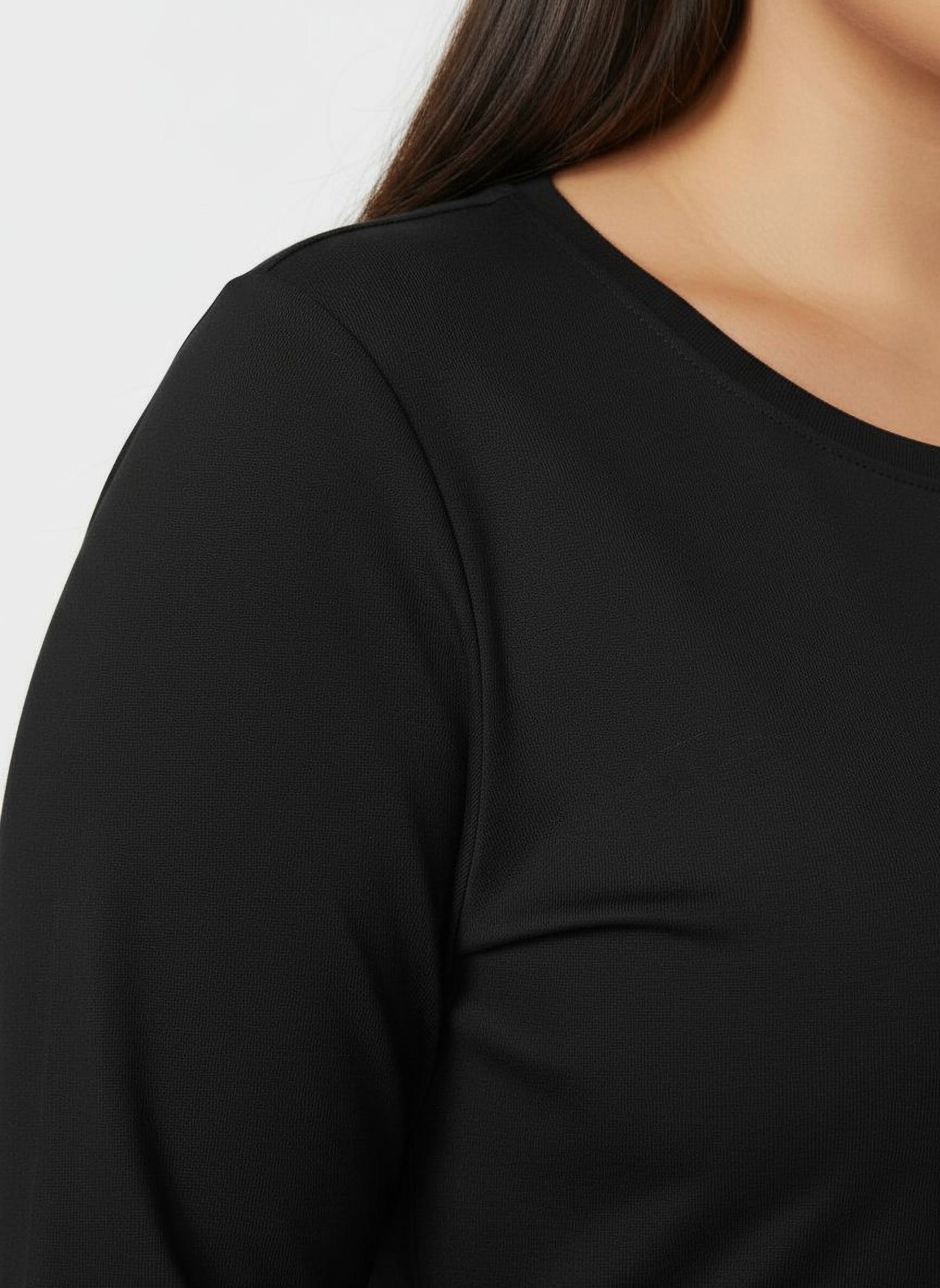 Rundhalsshirt mit zertifizierter Baumwolle - schwarz