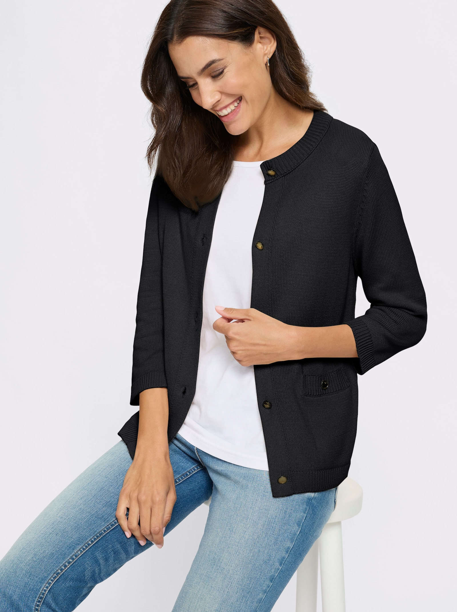 Strickjacke mit goldfarbenen Knöpfen - schwarz