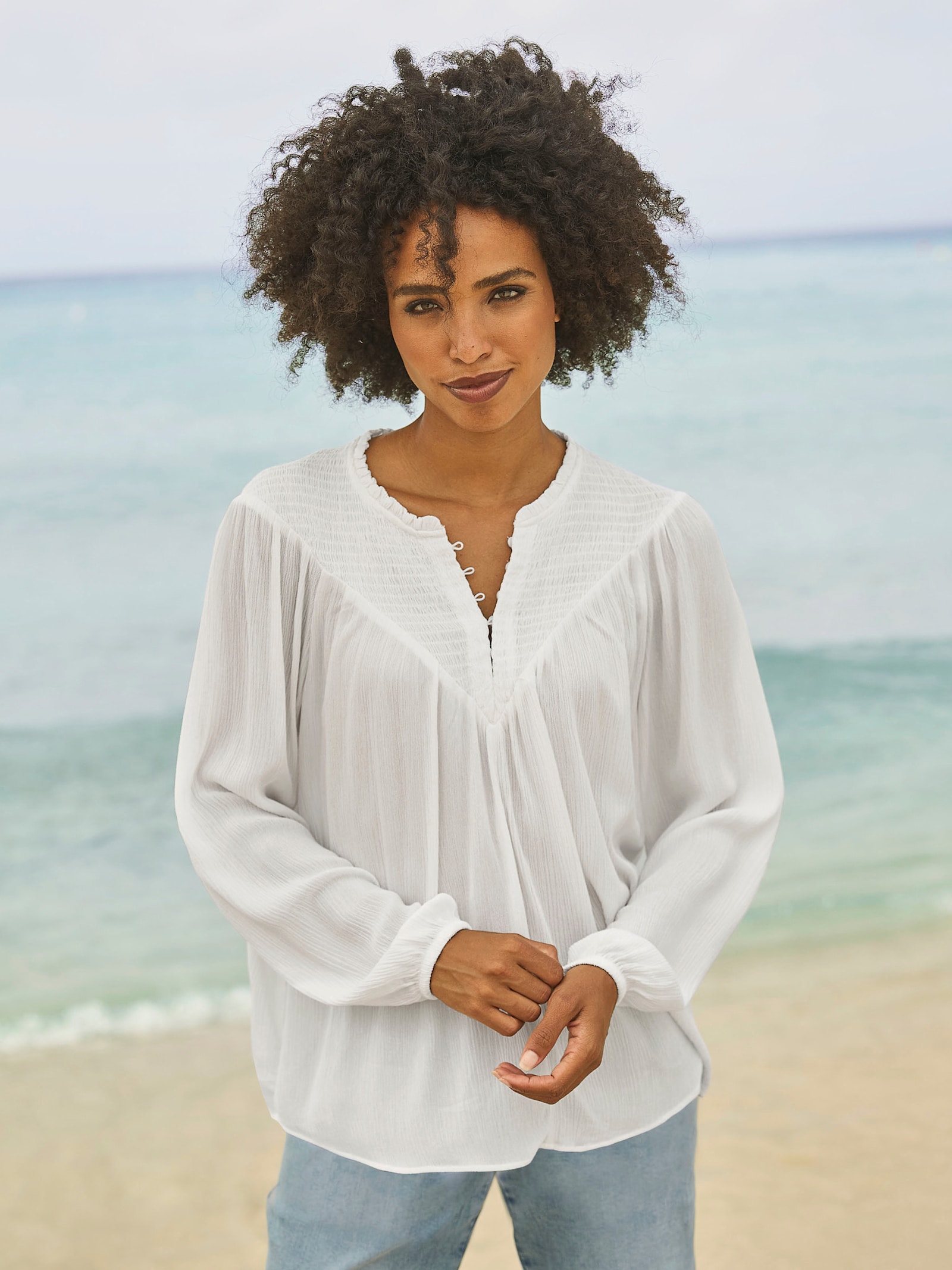 heine Crinklebluse mit Smok-Partien - ecru