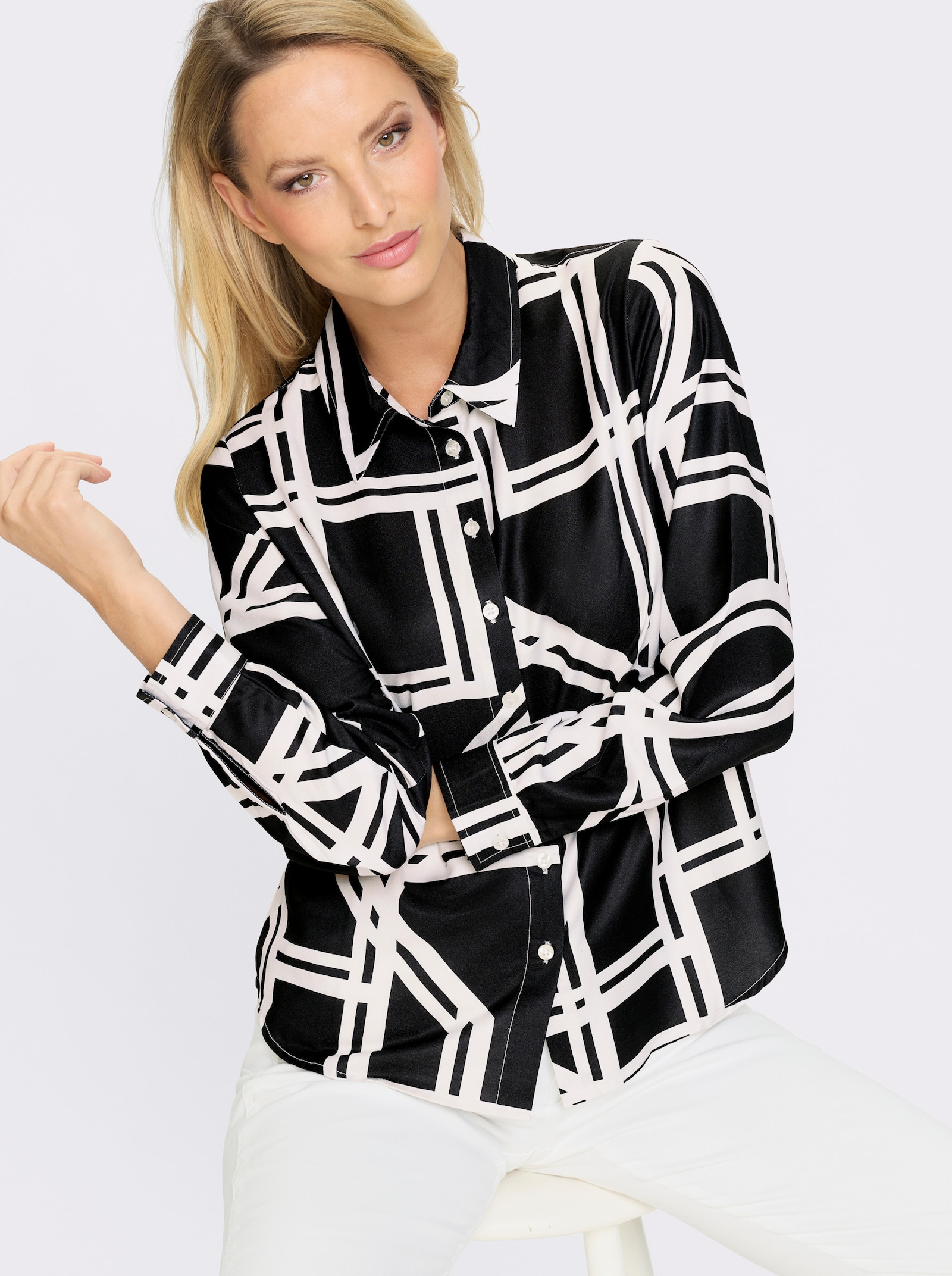 heine Druckbluse mit grafischem Dessin - schwarz-ecru-bedruckt