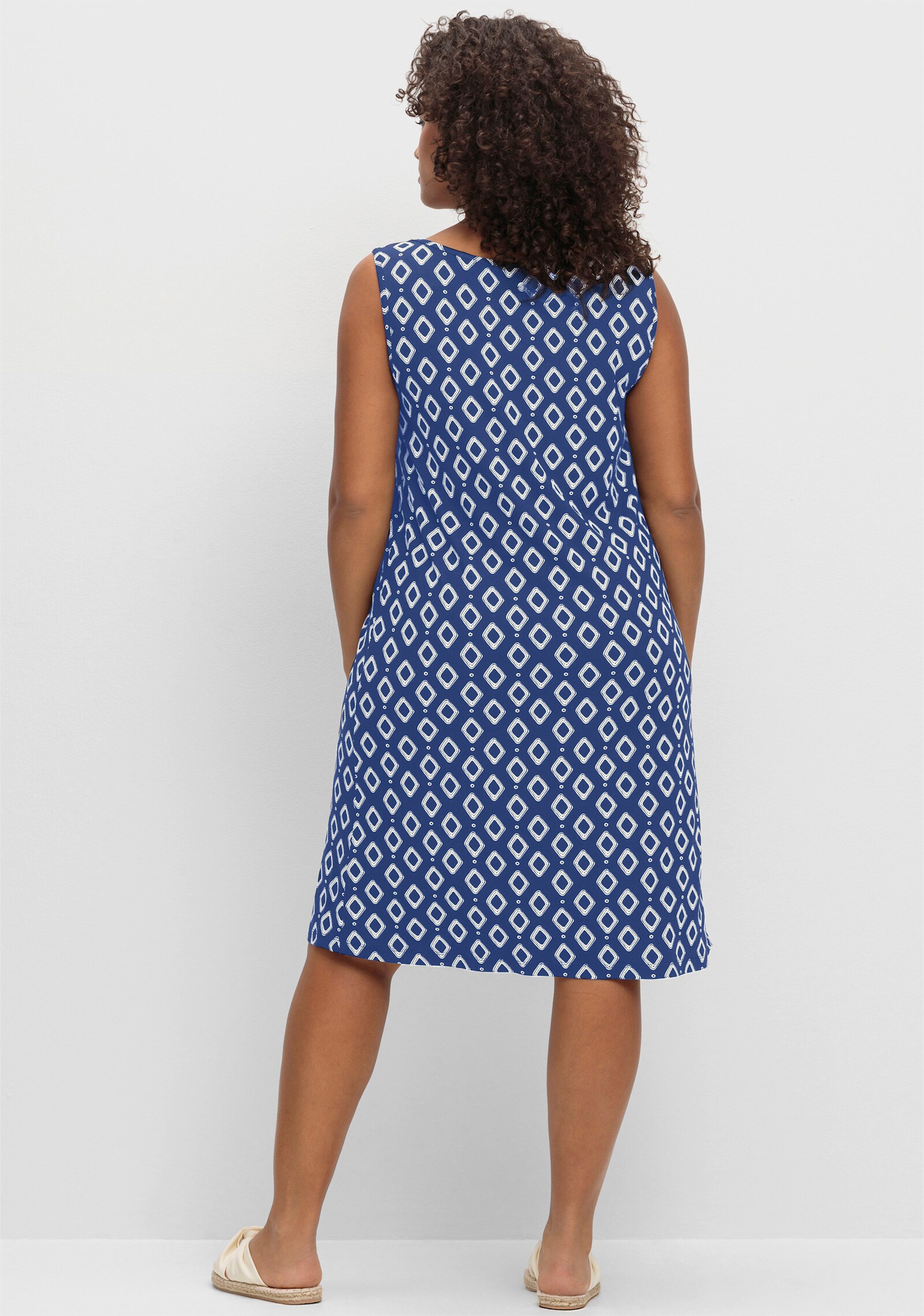 sheego Strandkleid mit Grafikprint - royalblau-ecru-bedruckt