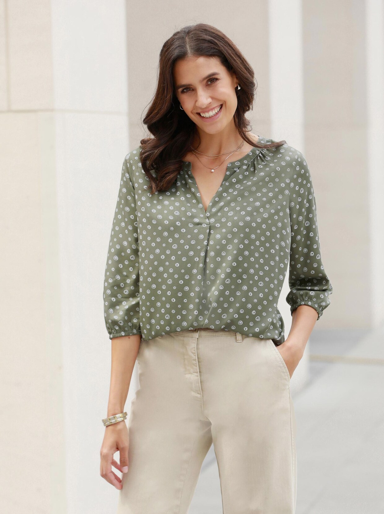 Schlupfbluse - khaki-ecru-bedruckt