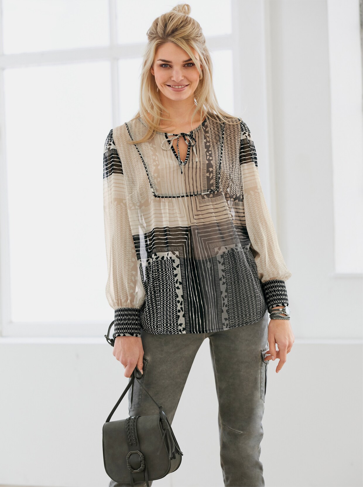 heine Druckbluse - beige-anthrazit-bedruckt