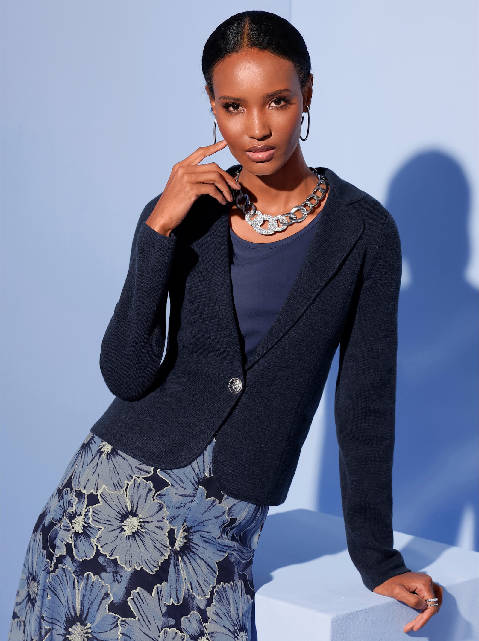 Cardigan mit Schmuckknopf - marine