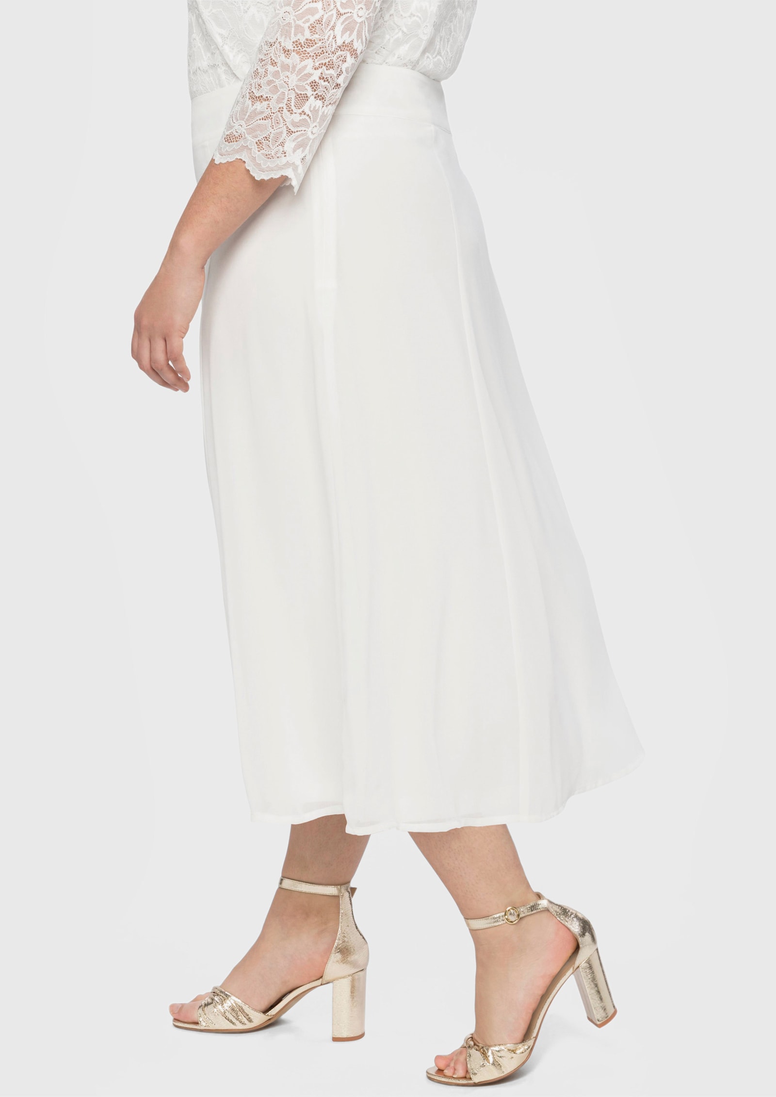 sheego Chiffonrock in leichter A-Linie - offwhite