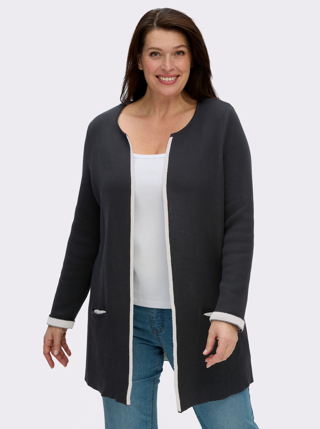 Strickjacke mit fixiertem Ärmelaufschlag - schwarz-ecru